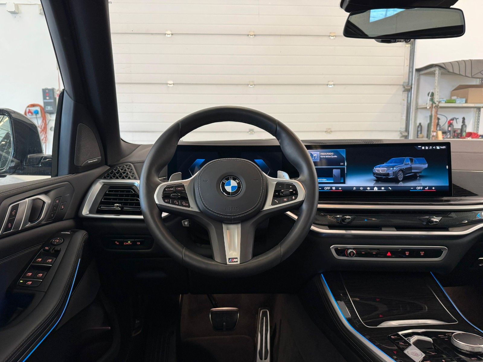 Fahrzeugabbildung BMW X5 40d xDrive MSport ACC,HUD,PANO,HARMAN,LUFT...