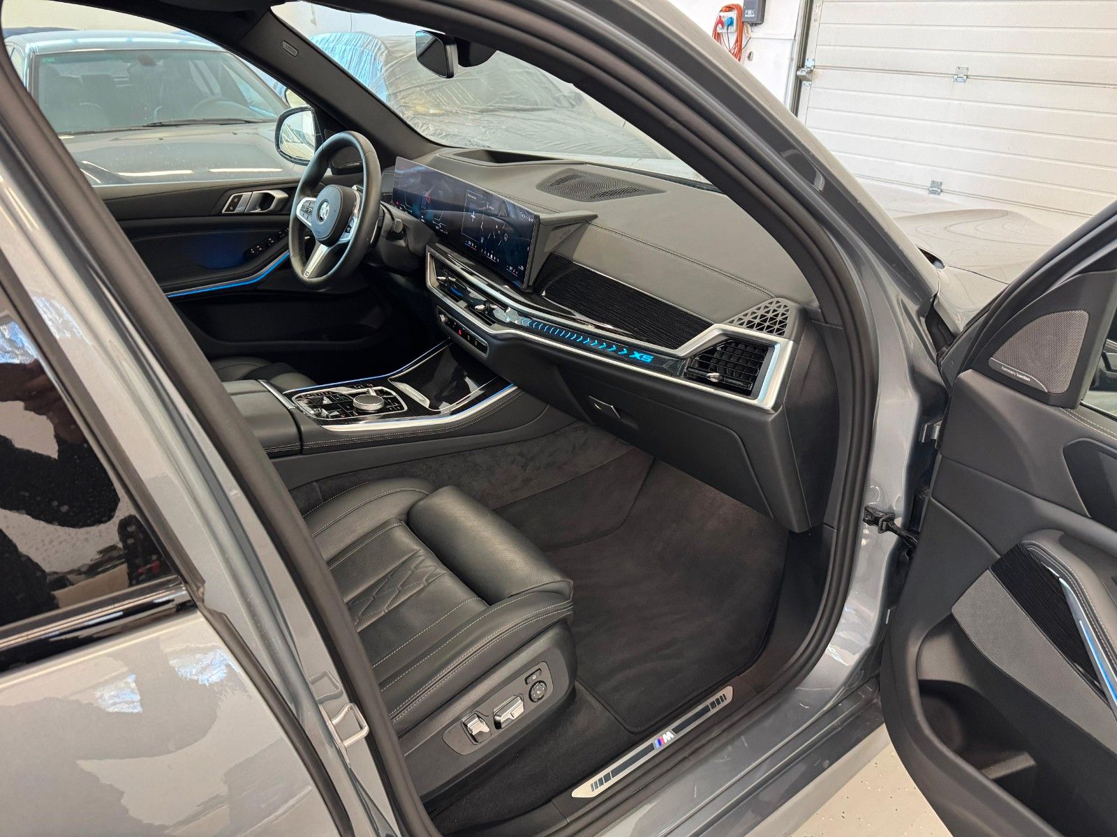 Fahrzeugabbildung BMW X5 40d xDrive MSport ACC,HUD,PANO,HARMAN,LUFT...