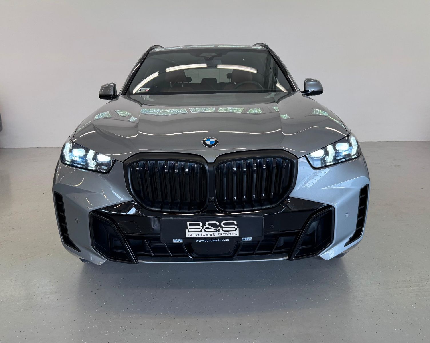 Fahrzeugabbildung BMW X5 40d xDrive MSport ACC,HUD,PANO,HARMAN,LUFT...
