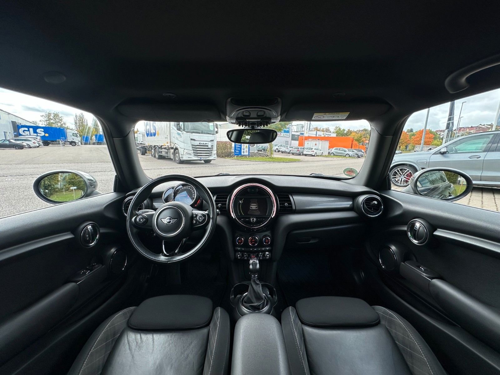 Fahrzeugabbildung MINI Mini Cooper CHili TEMPOMAT,PDC,SITZHEIZUNG