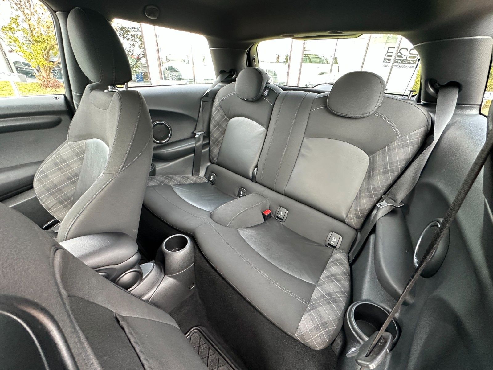 Fahrzeugabbildung MINI Mini Cooper CHili TEMPOMAT,PDC,SITZHEIZUNG