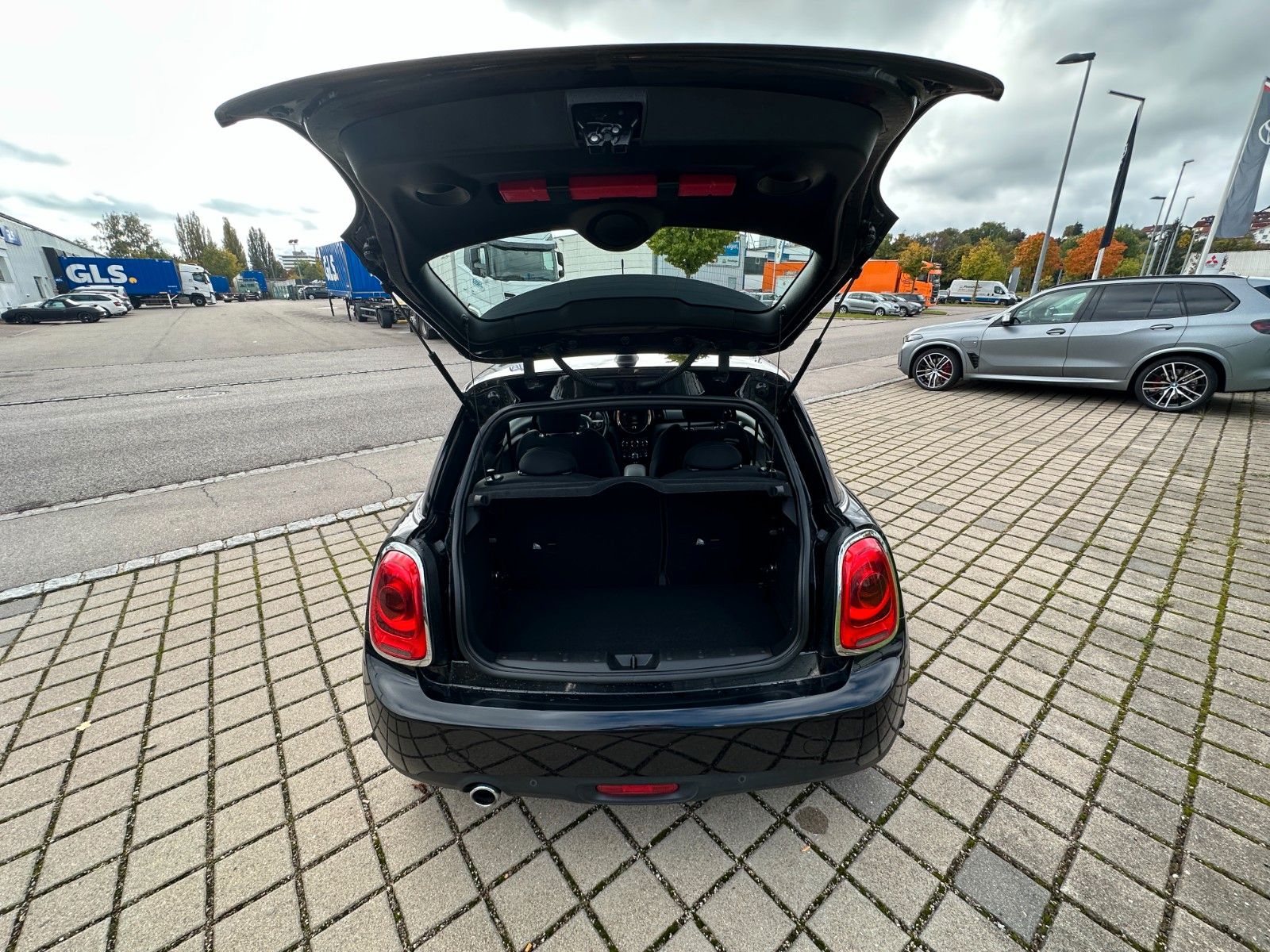 Fahrzeugabbildung MINI Mini Cooper CHili TEMPOMAT,PDC,SITZHEIZUNG