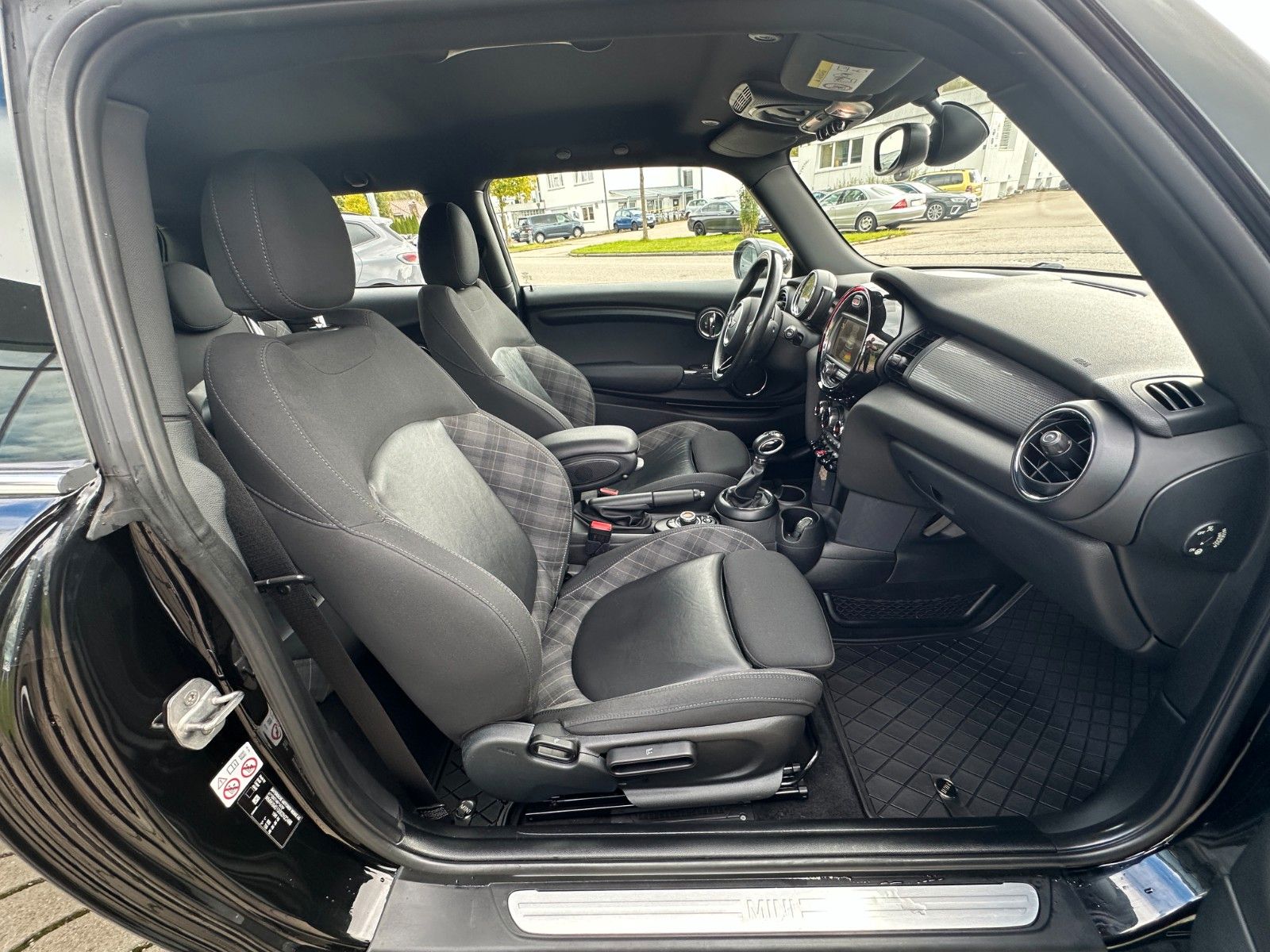 Fahrzeugabbildung MINI Mini Cooper CHili TEMPOMAT,PDC,SITZHEIZUNG