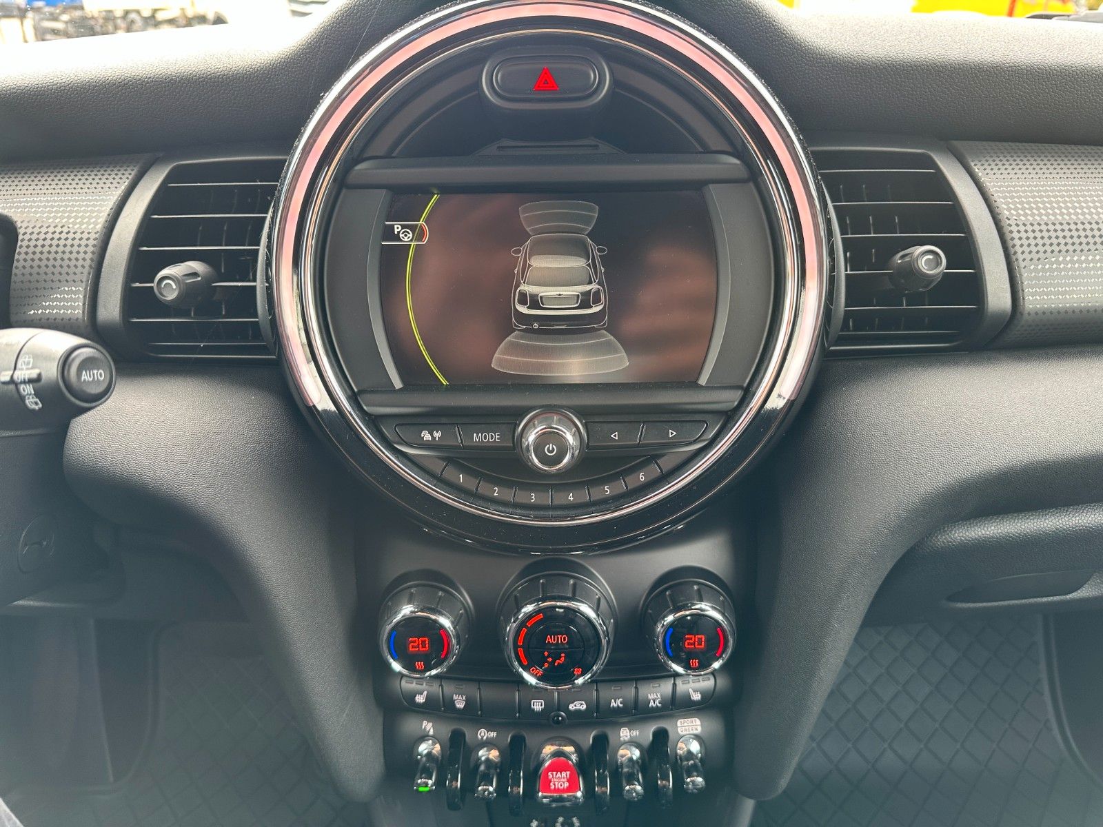 Fahrzeugabbildung MINI Mini Cooper CHili TEMPOMAT,PDC,SITZHEIZUNG