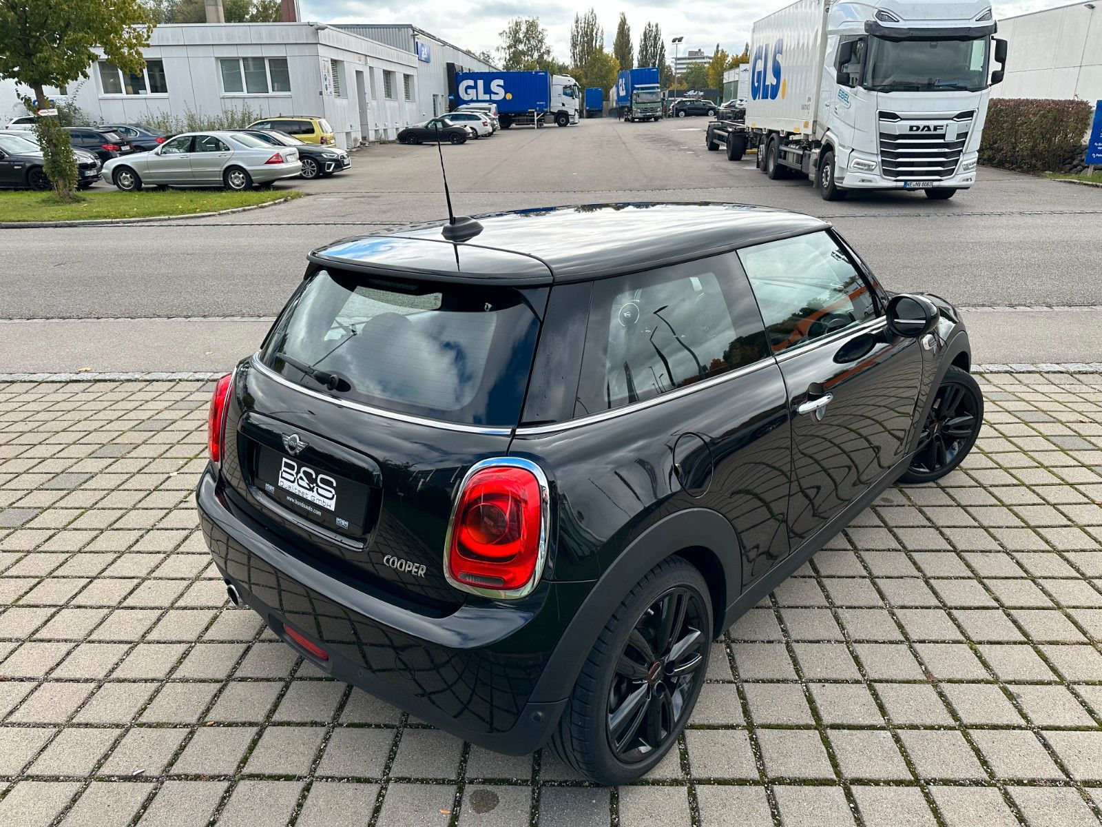 Fahrzeugabbildung MINI Mini Cooper CHili TEMPOMAT,PDC,SITZHEIZUNG