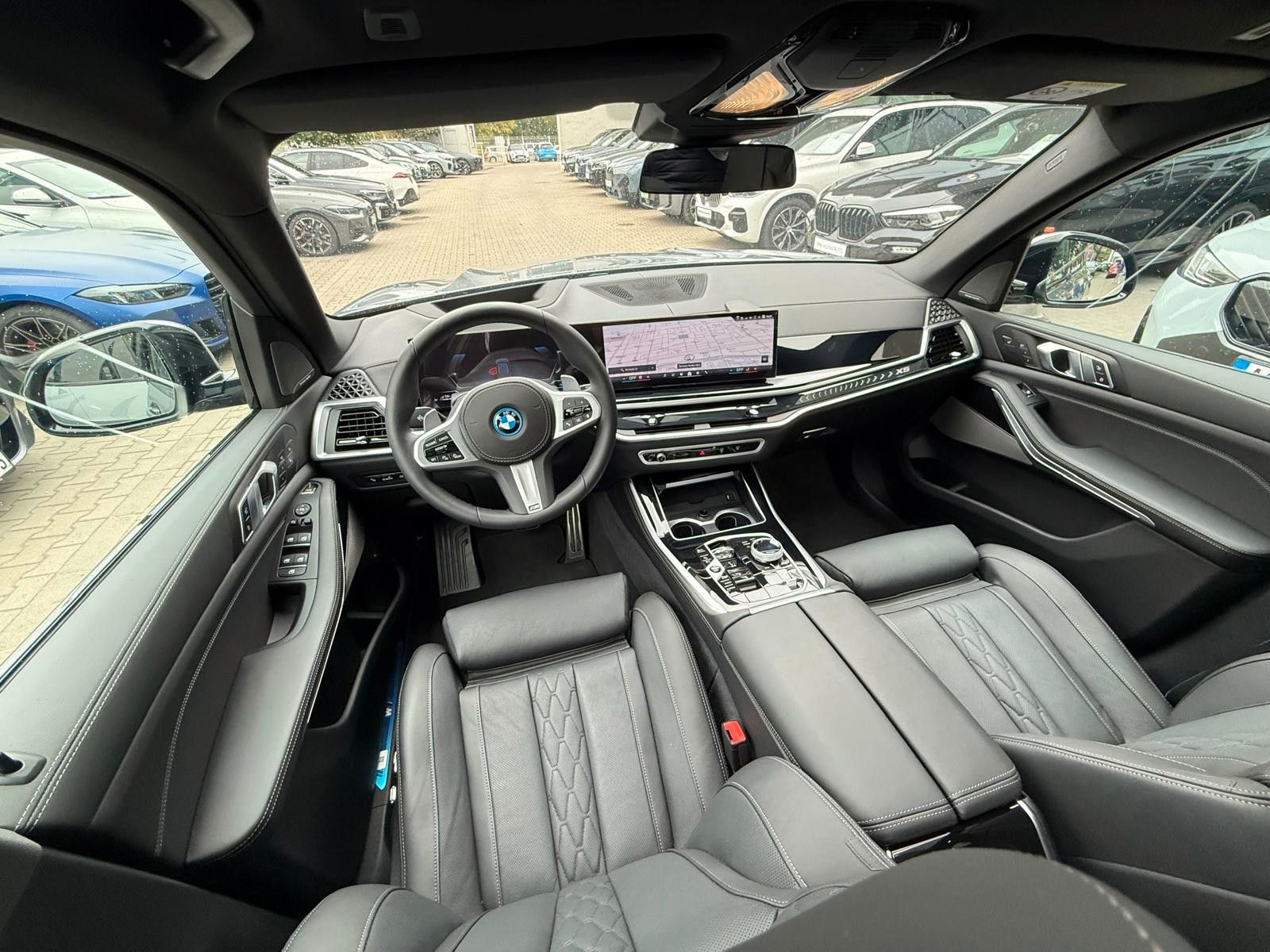Fahrzeugabbildung BMW X5 50e xDrive MSport ACC,HUD,PANO,HARMAN,LUFT...