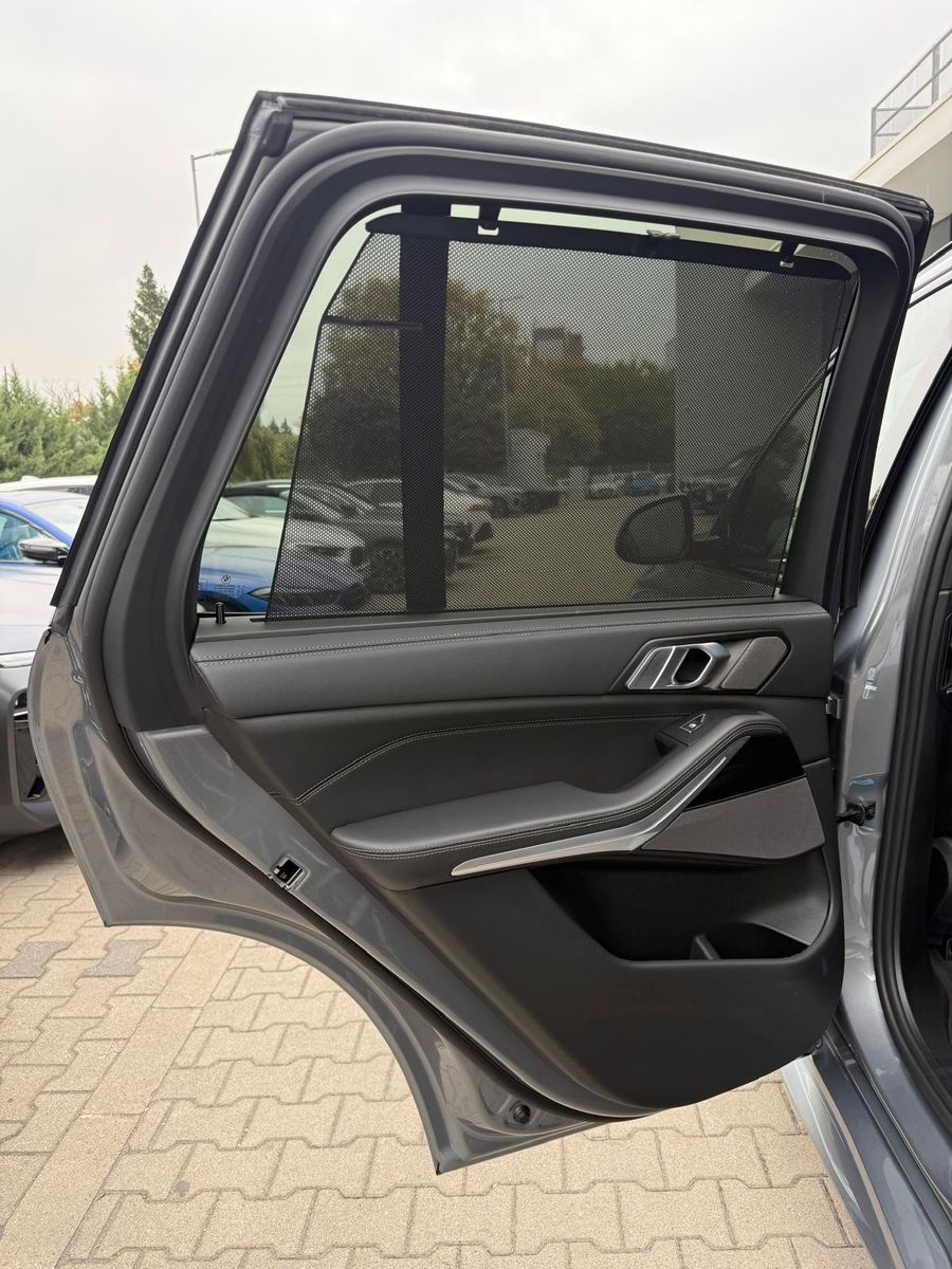 Fahrzeugabbildung BMW X5 50e xDrive MSport ACC,HUD,PANO,HARMAN,LUFT...