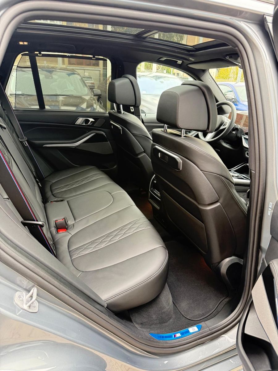 Fahrzeugabbildung BMW X5 50e xDrive MSport ACC,HUD,PANO,HARMAN,LUFT...