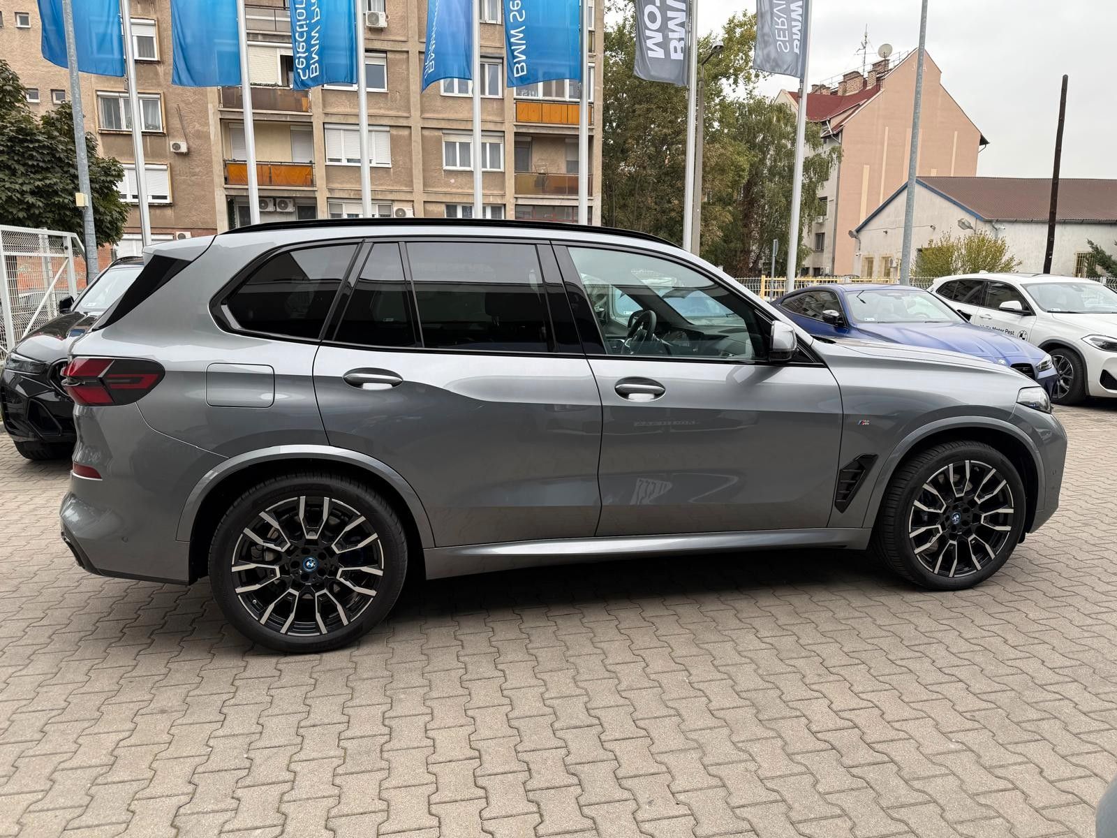 Fahrzeugabbildung BMW X5 50e xDrive MSport ACC,HUD,PANO,HARMAN,LUFT...