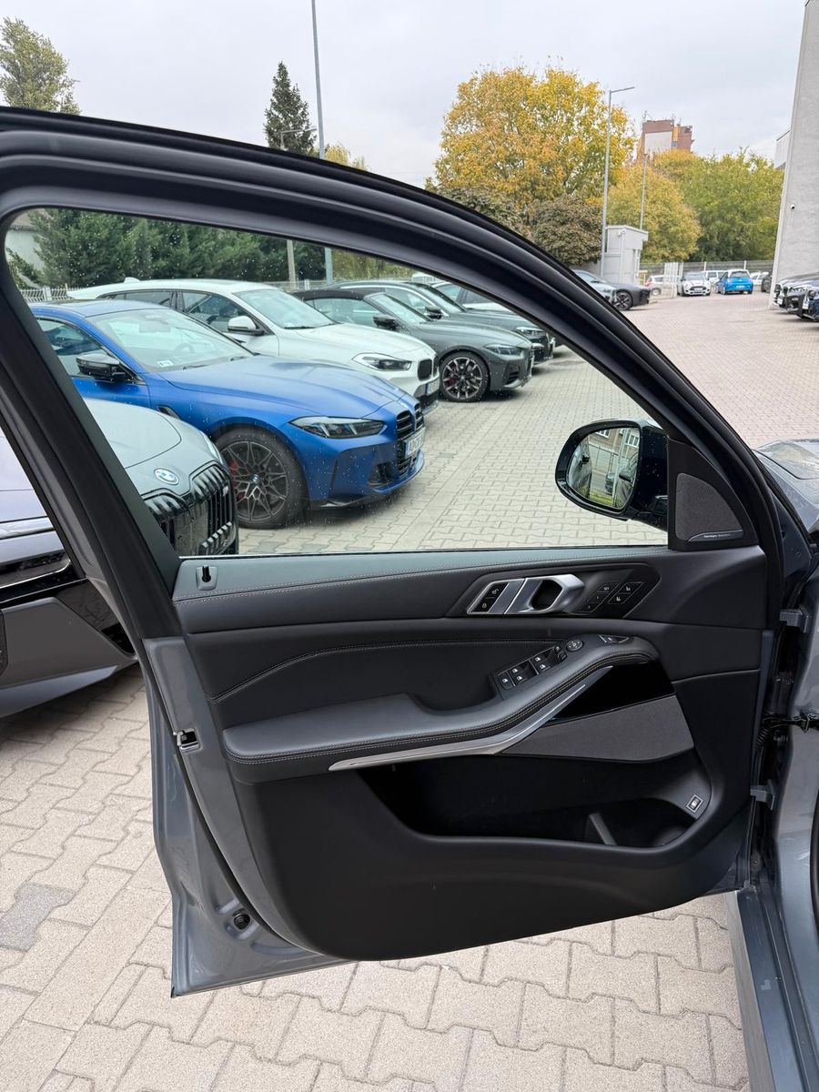 Fahrzeugabbildung BMW X5 50e xDrive MSport ACC,HUD,PANO,HARMAN,LUFT...