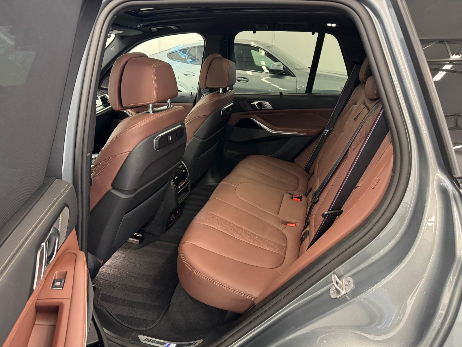 Fahrzeugabbildung BMW X5 40d xDrive MSport ACC,HUD,PANO,HARMAN,LUFT