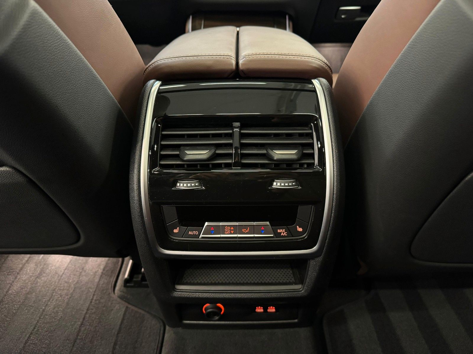 Fahrzeugabbildung BMW X5 40d xDrive MSport ACC,HUD,PANO,HARMAN,LUFT