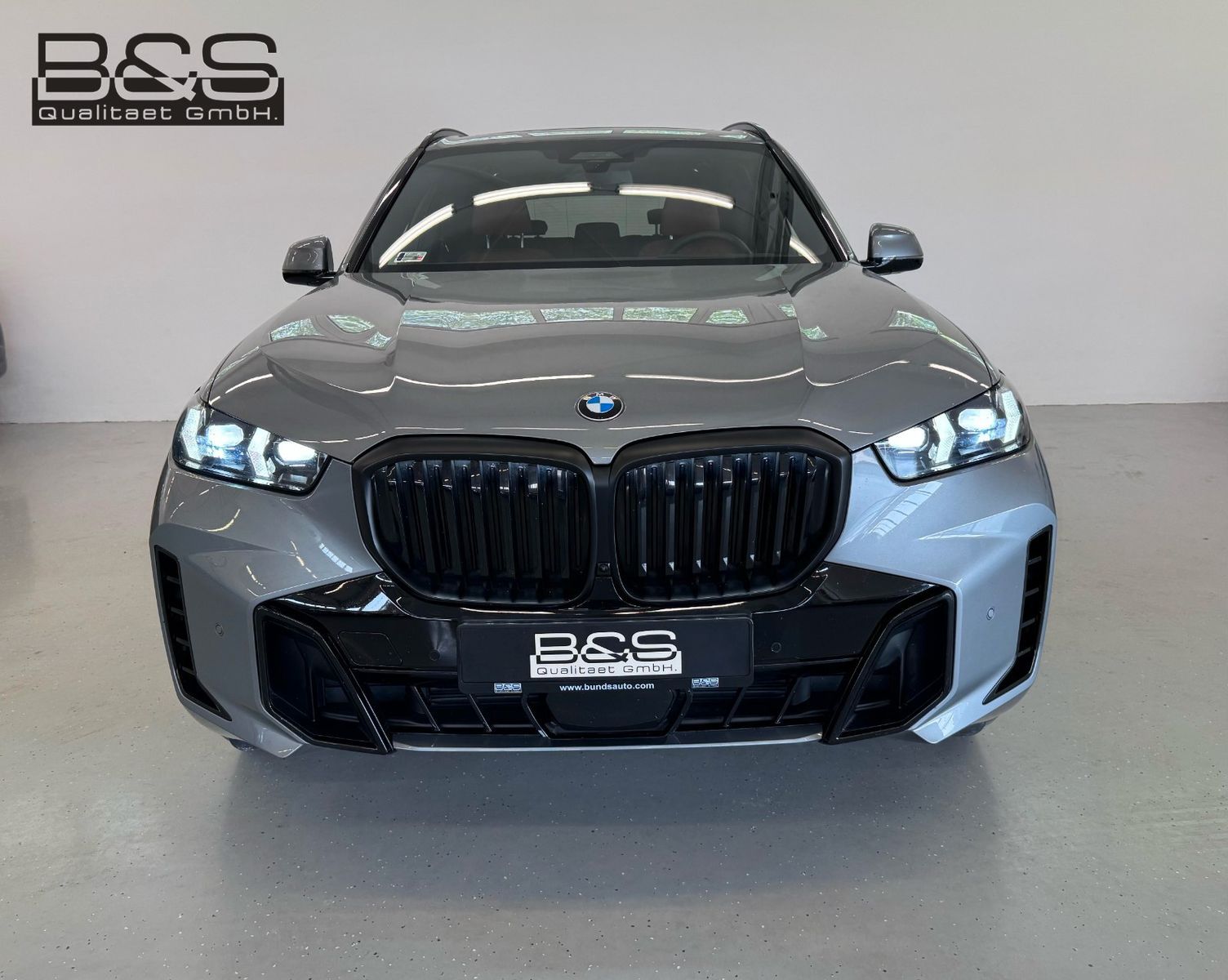 Fahrzeugabbildung BMW X5 40d xDrive MSport ACC,HUD,PANO,HARMAN,LUFT