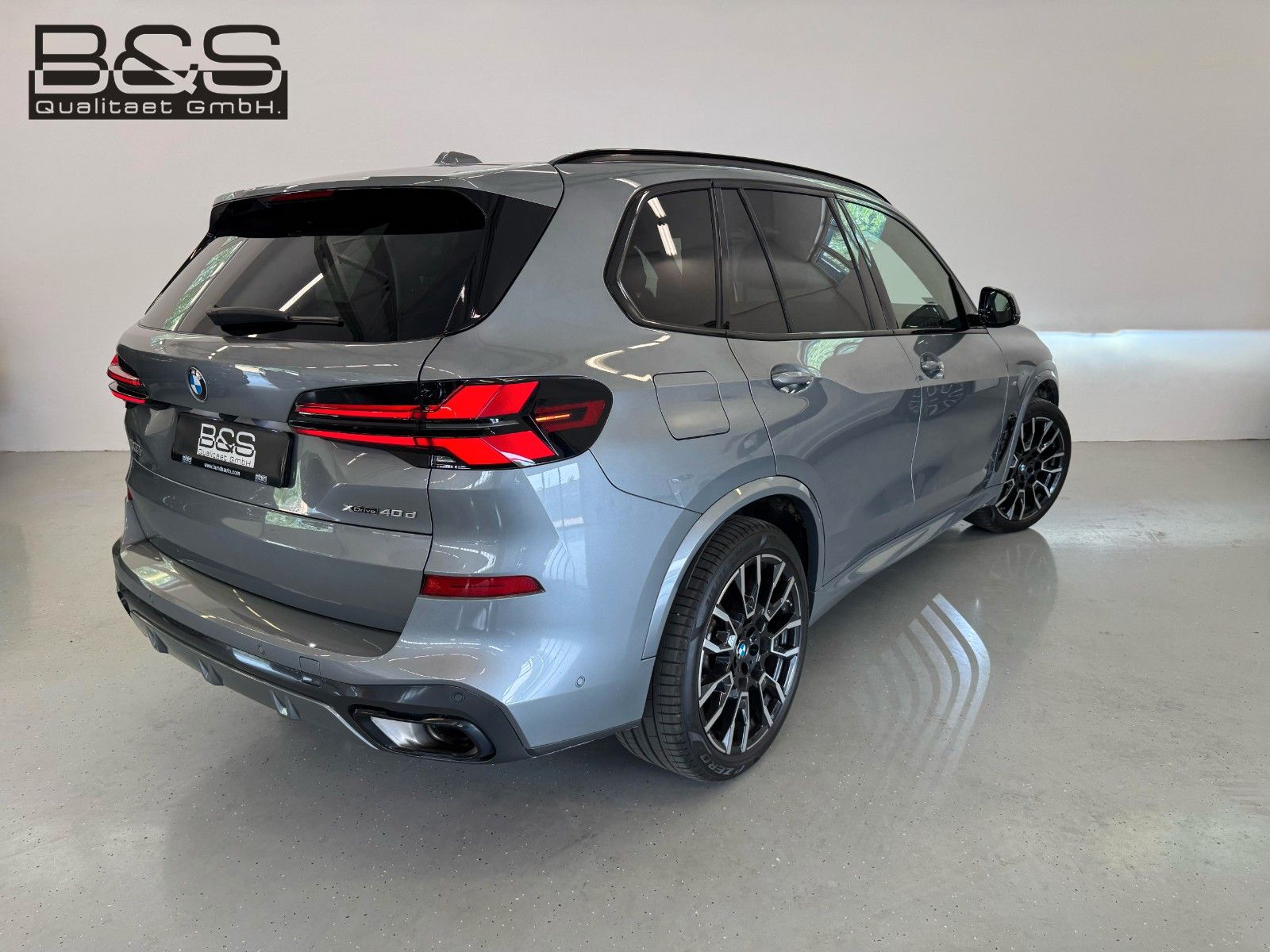 Fahrzeugabbildung BMW X5 40d xDrive MSport ACC,HUD,PANO,HARMAN,LUFT