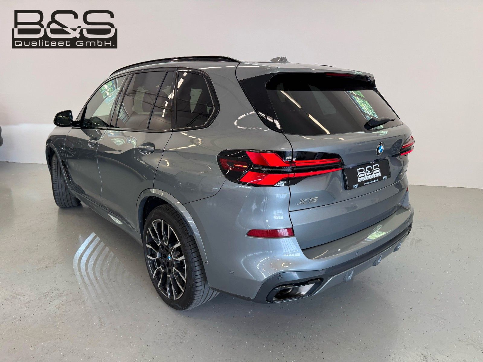 Fahrzeugabbildung BMW X5 40d xDrive MSport ACC,HUD,PANO,HARMAN,LUFT