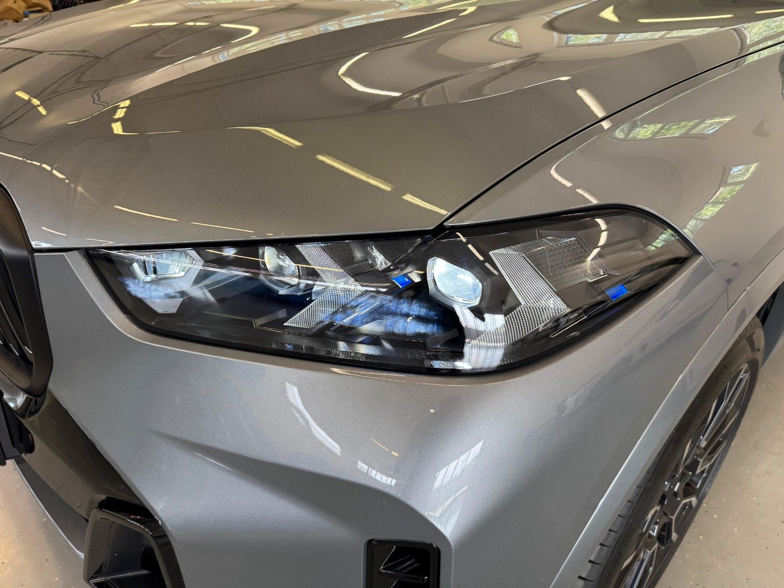 Fahrzeugabbildung BMW X5 40d xDrive MSport ACC,HUD,PANO,HARMAN,LUFT