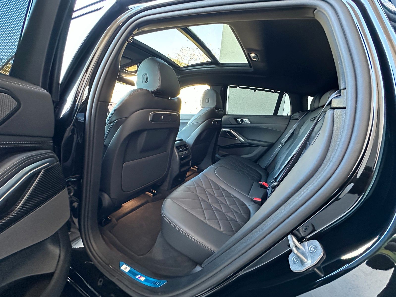 Fahrzeugabbildung BMW X6 30d xDrive MSport ACC,HUD,PANO,HARMAN,360,Usw