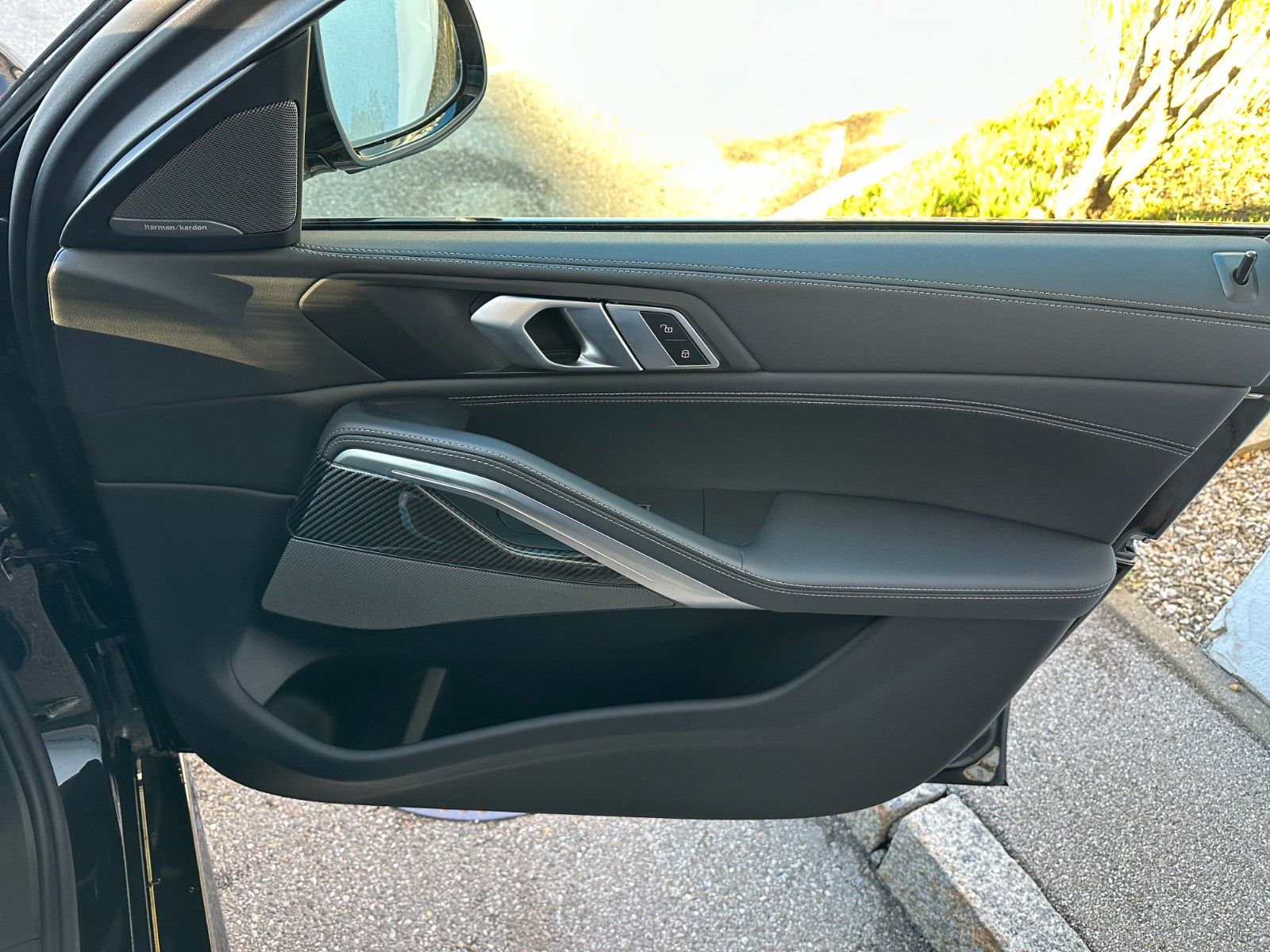 Fahrzeugabbildung BMW X6 30d xDrive MSport ACC,HUD,PANO,HARMAN,360,Usw