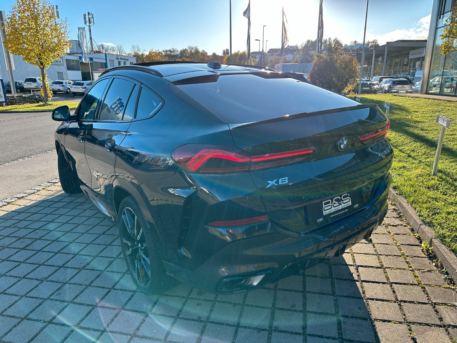 Fahrzeugabbildung BMW X6 30d xDrive MSport ACC,HUD,PANO,HARMAN,360,Usw