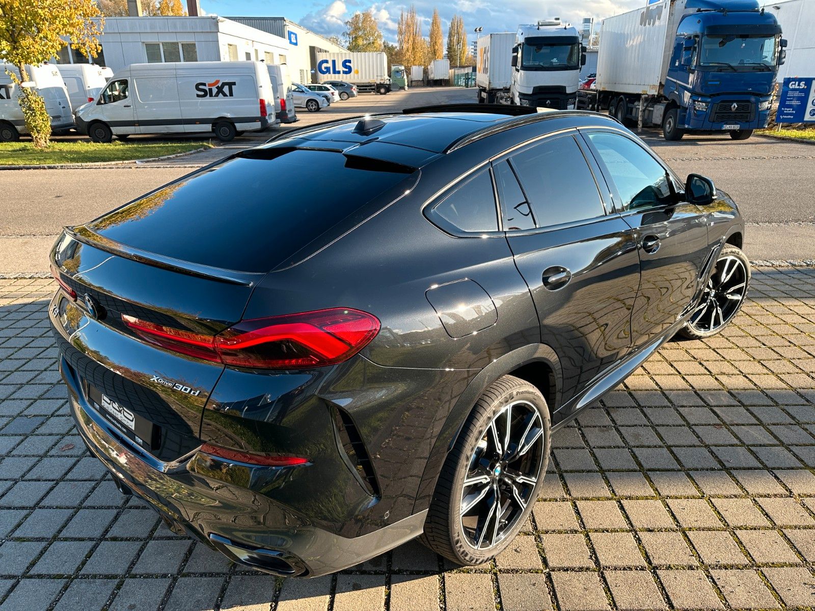 Fahrzeugabbildung BMW X6 30d xDrive MSport ACC,HUD,PANO,HARMAN,360,Usw