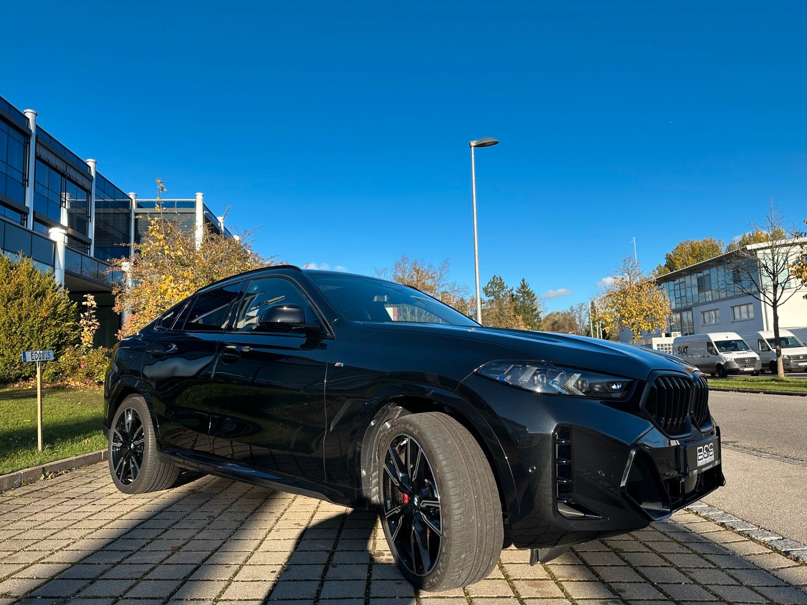Fahrzeugabbildung BMW X6 30d xDrive MSport ACC,HUD,PANO,HARMAN,360,Usw