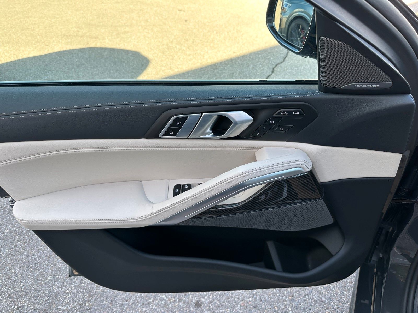 Fahrzeugabbildung BMW X6 M60i xDrive ACC,HUD,PANO,HARMAN,AHK,360,Usw