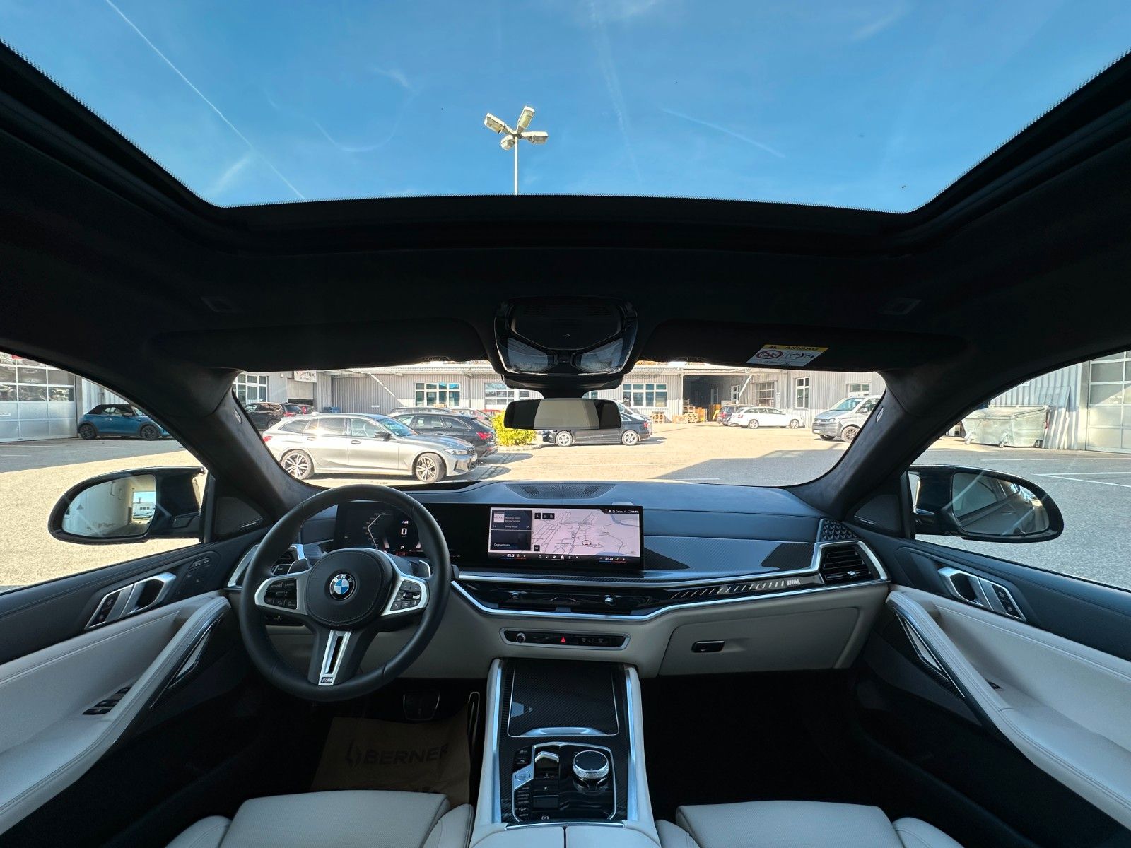 Fahrzeugabbildung BMW X6 M60i xDrive ACC,HUD,PANO,HARMAN,AHK,360,Usw