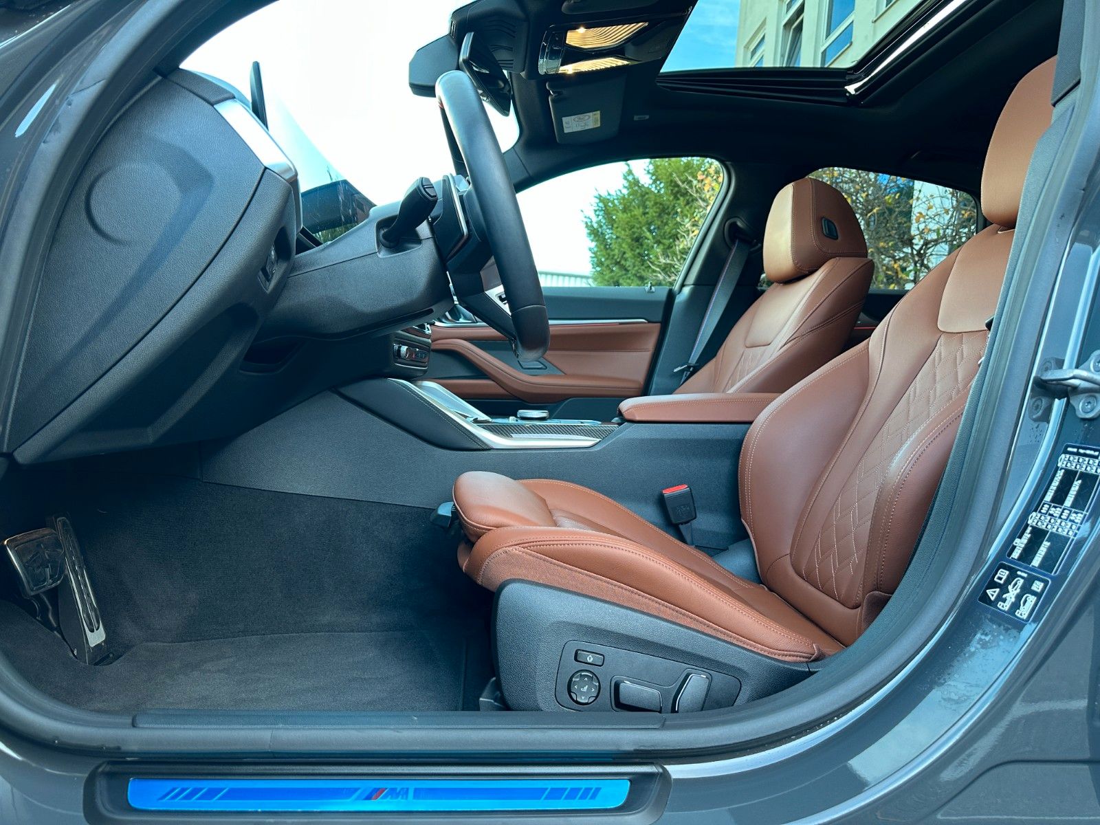 Fahrzeugabbildung BMW M440i Gran Coupe xDrive ACC,HUD,Glasdach,HARMAN