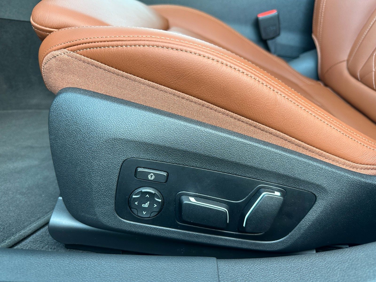 Fahrzeugabbildung BMW M440i Gran Coupe xDrive ACC,HUD,Glasdach,HARMAN