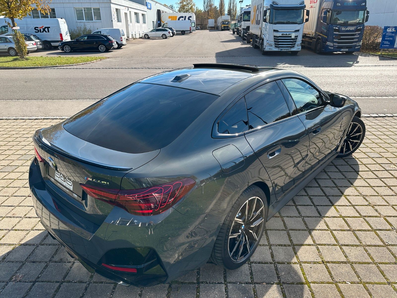 Fahrzeugabbildung BMW M440i Gran Coupe xDrive ACC,HUD,Glasdach,HARMAN