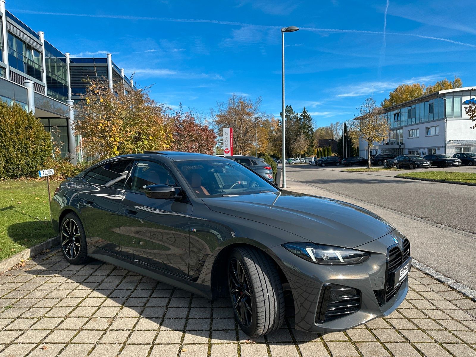 Fahrzeugabbildung BMW M440i Gran Coupe xDrive ACC,HUD,Glasdach,HARMAN