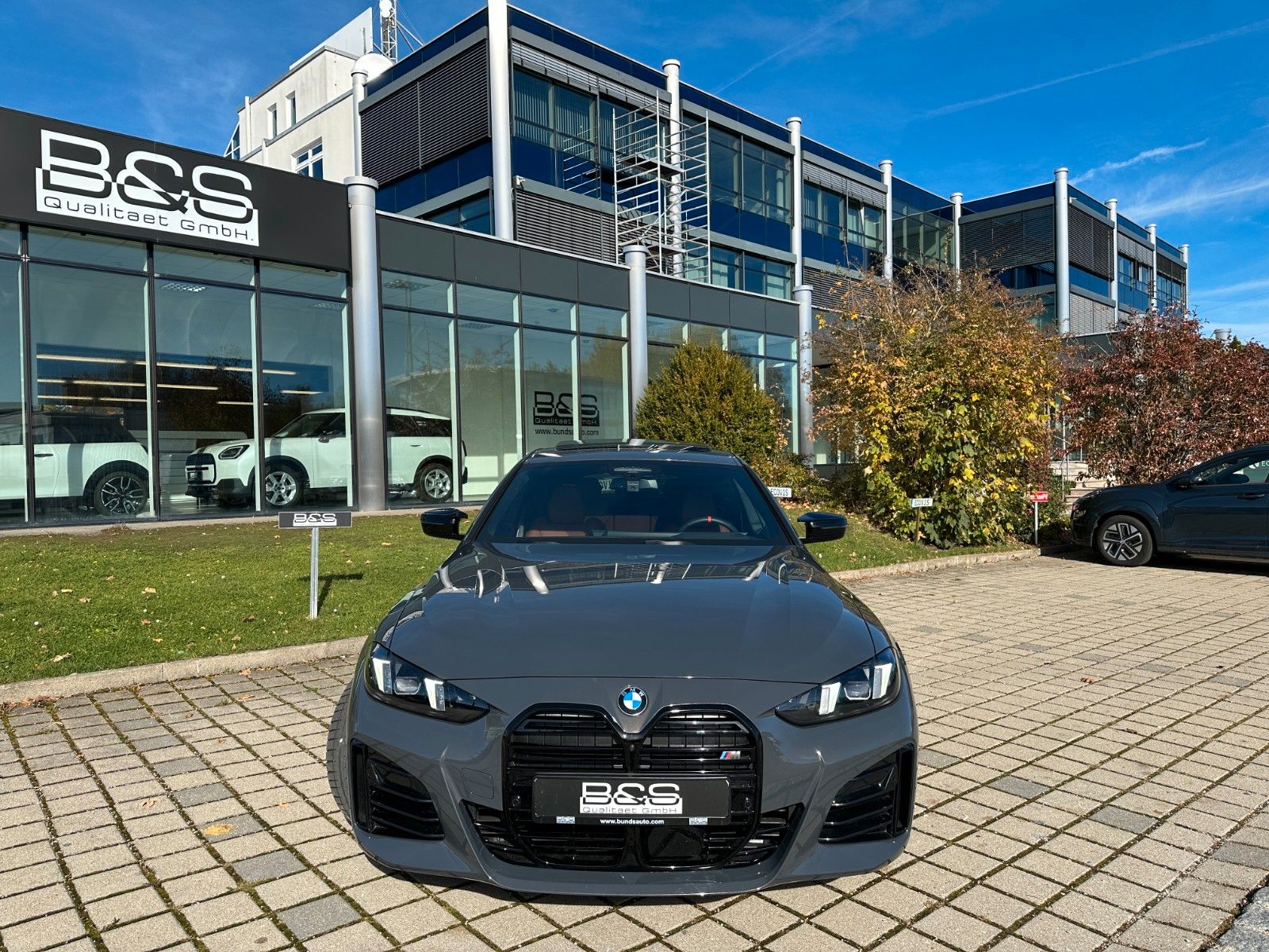 Fahrzeugabbildung BMW M440i Gran Coupe xDrive ACC,HUD,Glasdach,HARMAN