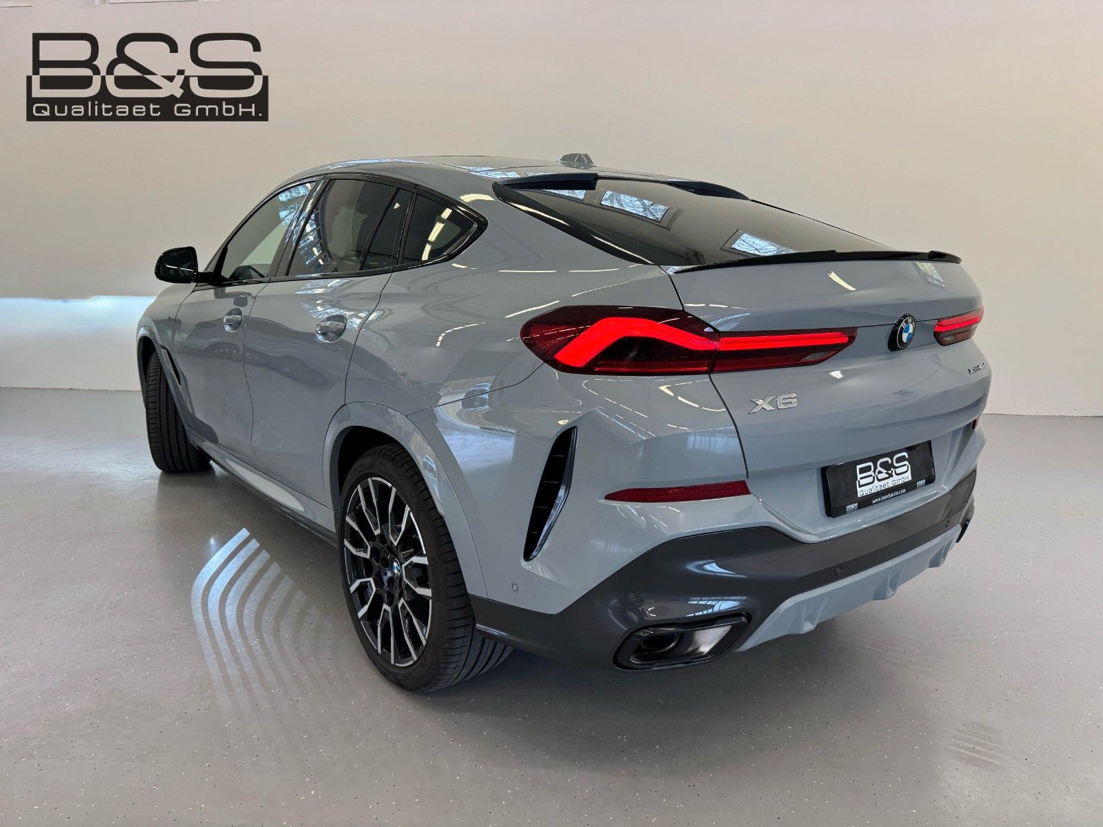 Fahrzeugabbildung BMW X6 40d xDrive M Sport ACC,HUD,PANO,HARMAN,LUFT,.