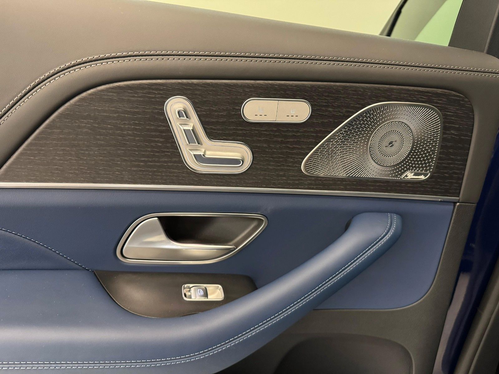 Fahrzeugabbildung Mercedes-Benz GLS 450 d 4Matic DISTR,HUD,PANO,BURM,AIRMATIC,..