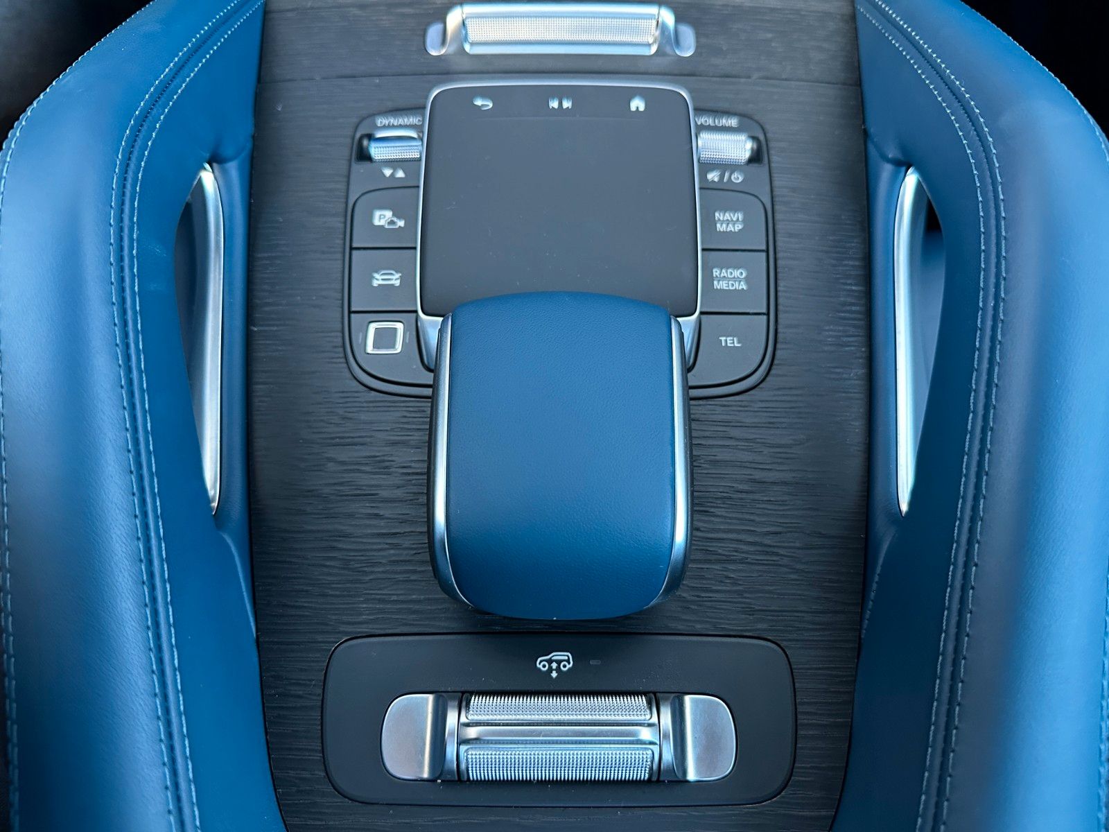 Fahrzeugabbildung Mercedes-Benz GLS 450 d 4Matic DISTR,HUD,PANO,BURM,AIRMATIC,..