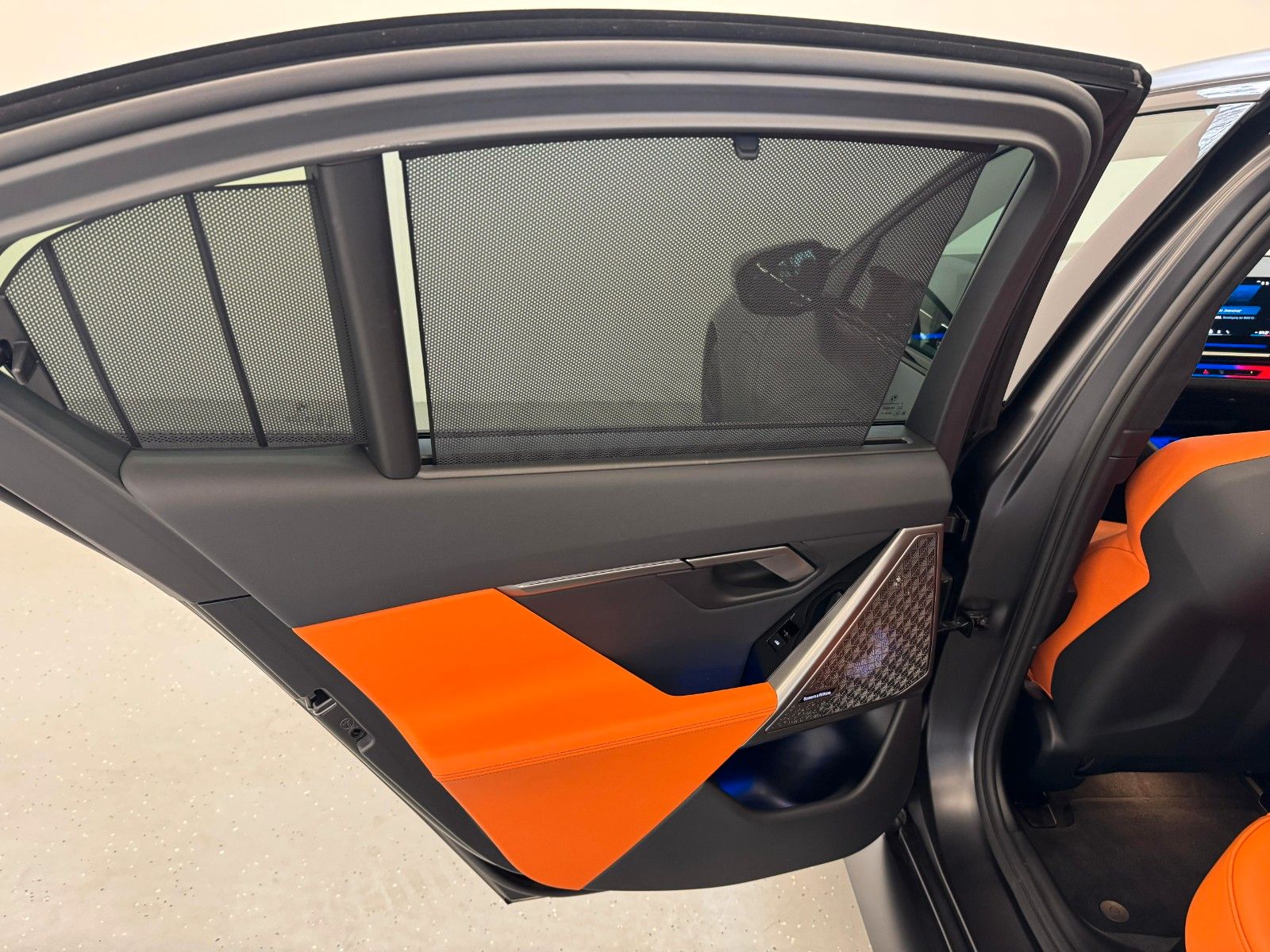 Fahrzeugabbildung BMW M5 Limousine ACC,HUD,B&W,KERAMIK,360,CARBON