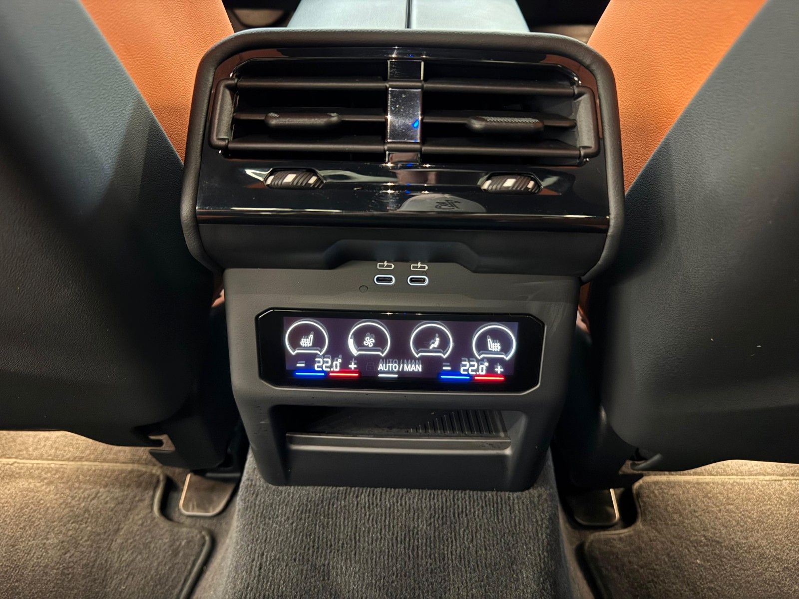 Fahrzeugabbildung BMW M5 Limousine ACC,HUD,B&W,KERAMIK,360,CARBON