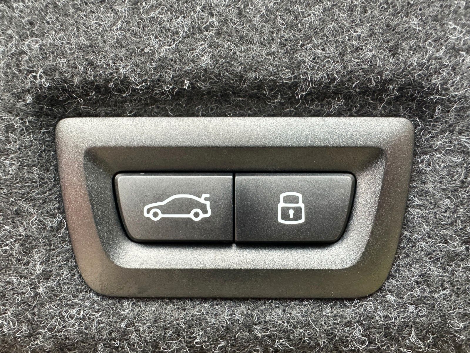 Fahrzeugabbildung BMW M5 Limousine ACC,HUD,B&W,KERAMIK,360,CARBON