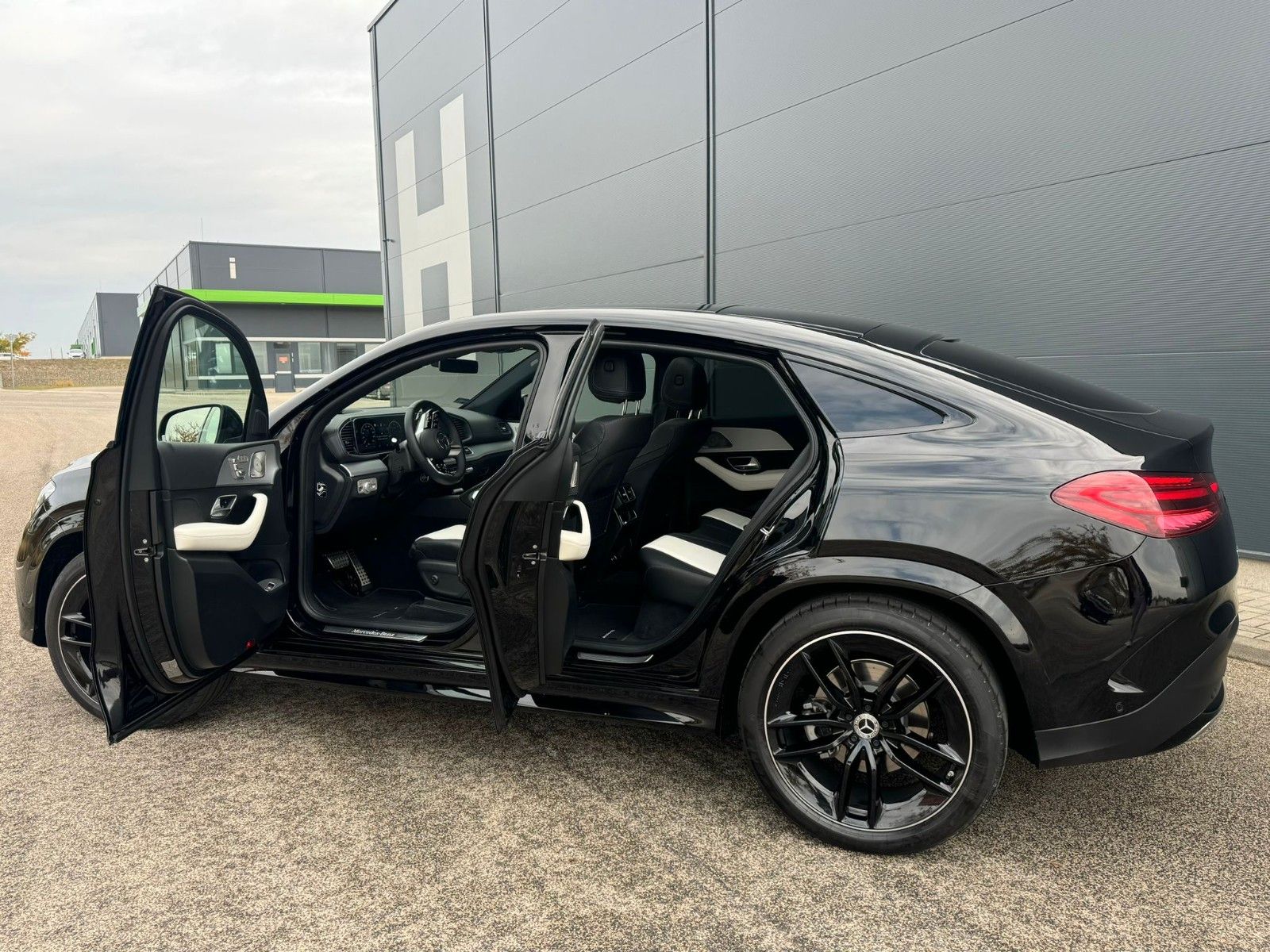 Fahrzeugabbildung Mercedes-Benz GLE 450d 4Matic Coupe AMG DISTR,HUD,PANO,BURM,..