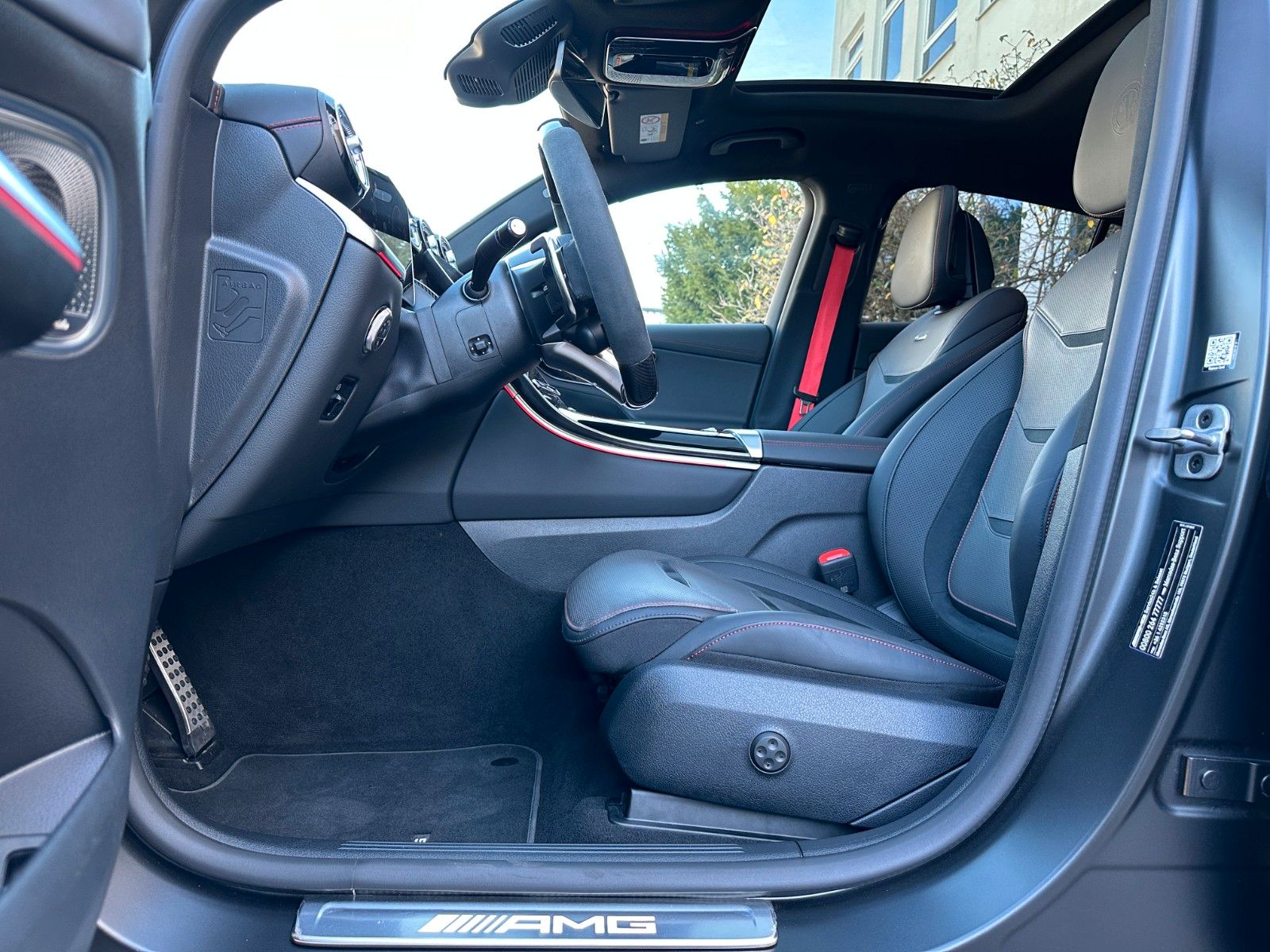 Fahrzeugabbildung Mercedes-Benz GLC 63 S E AMG COUPE Performance Edition1