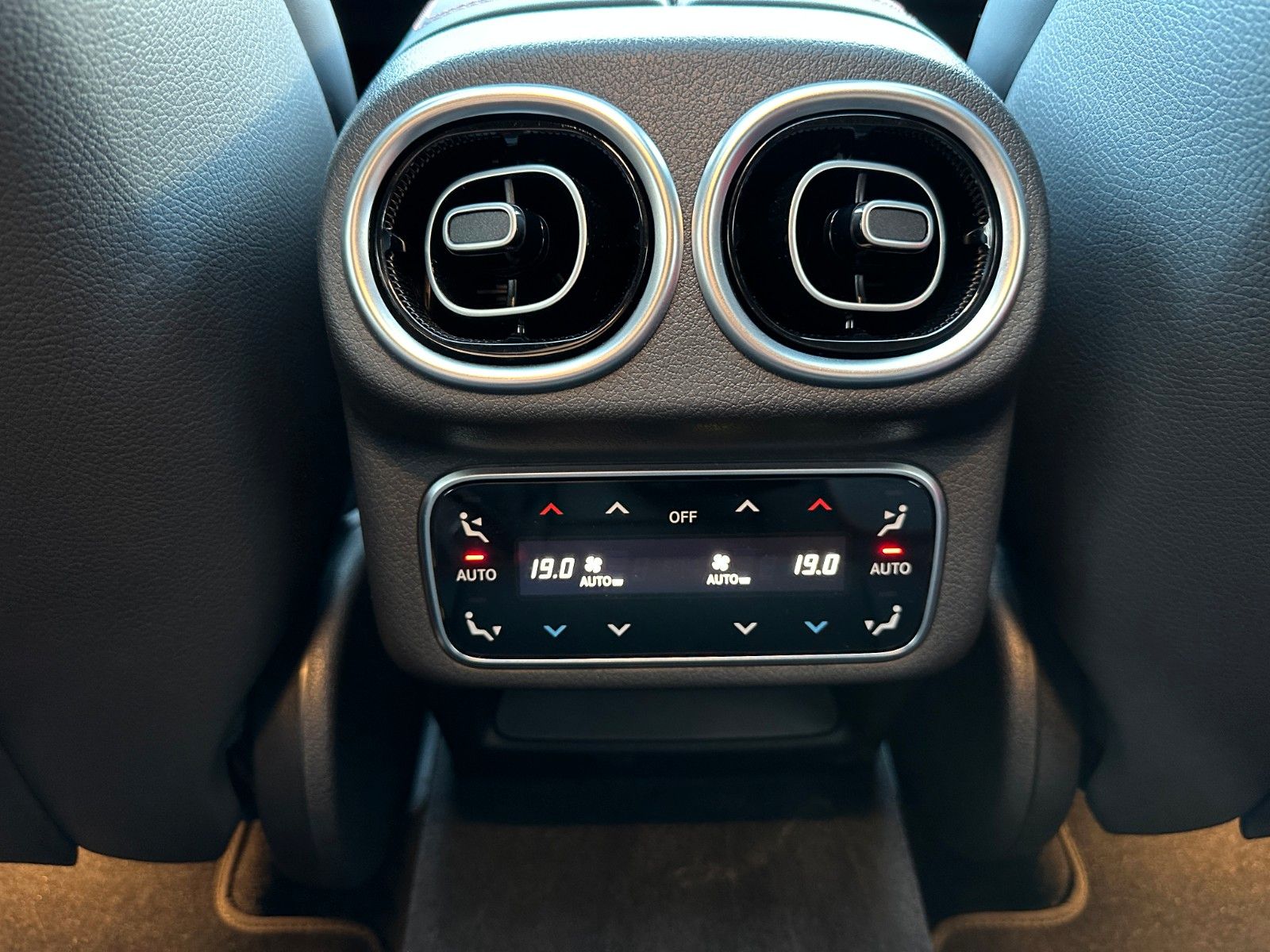 Fahrzeugabbildung Mercedes-Benz GLC 63 S E AMG COUPE Performance Edition1