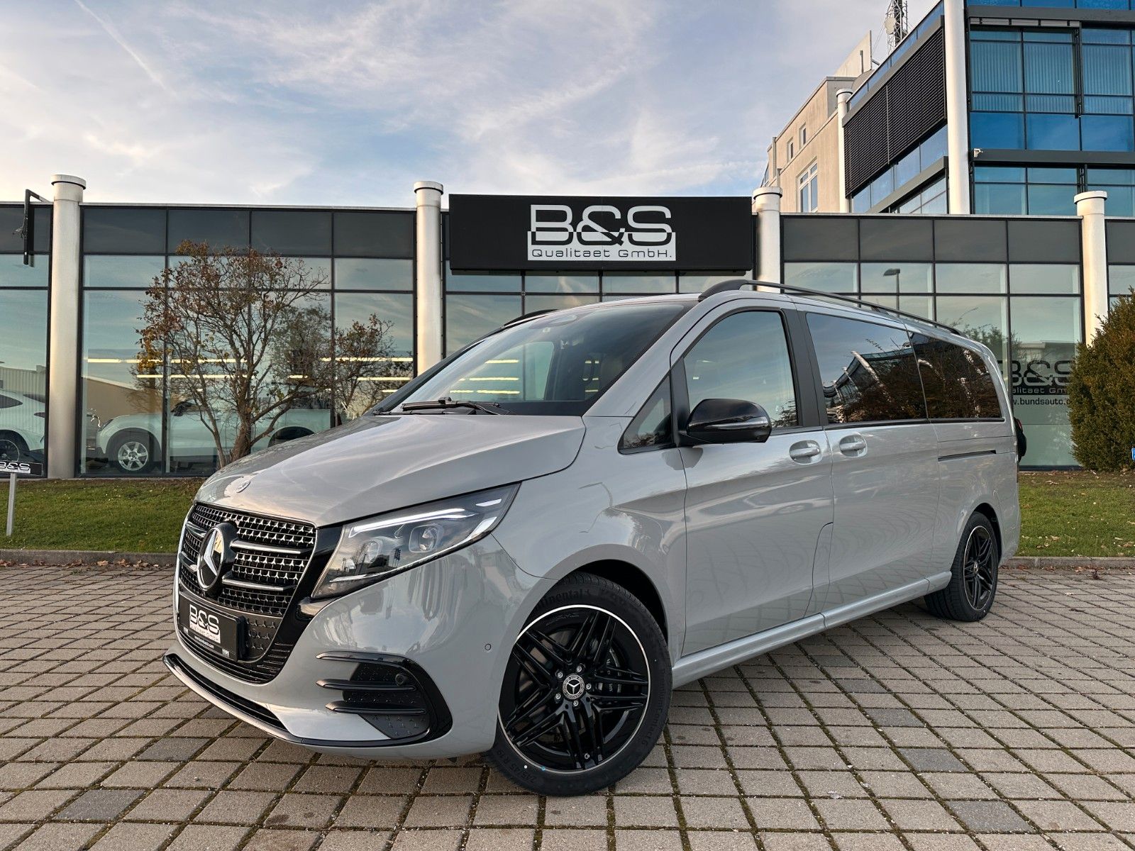 Mercedes-Benz V300d 4MATIC EXCLUSIVE extralang AMG DISTR,LUFT.