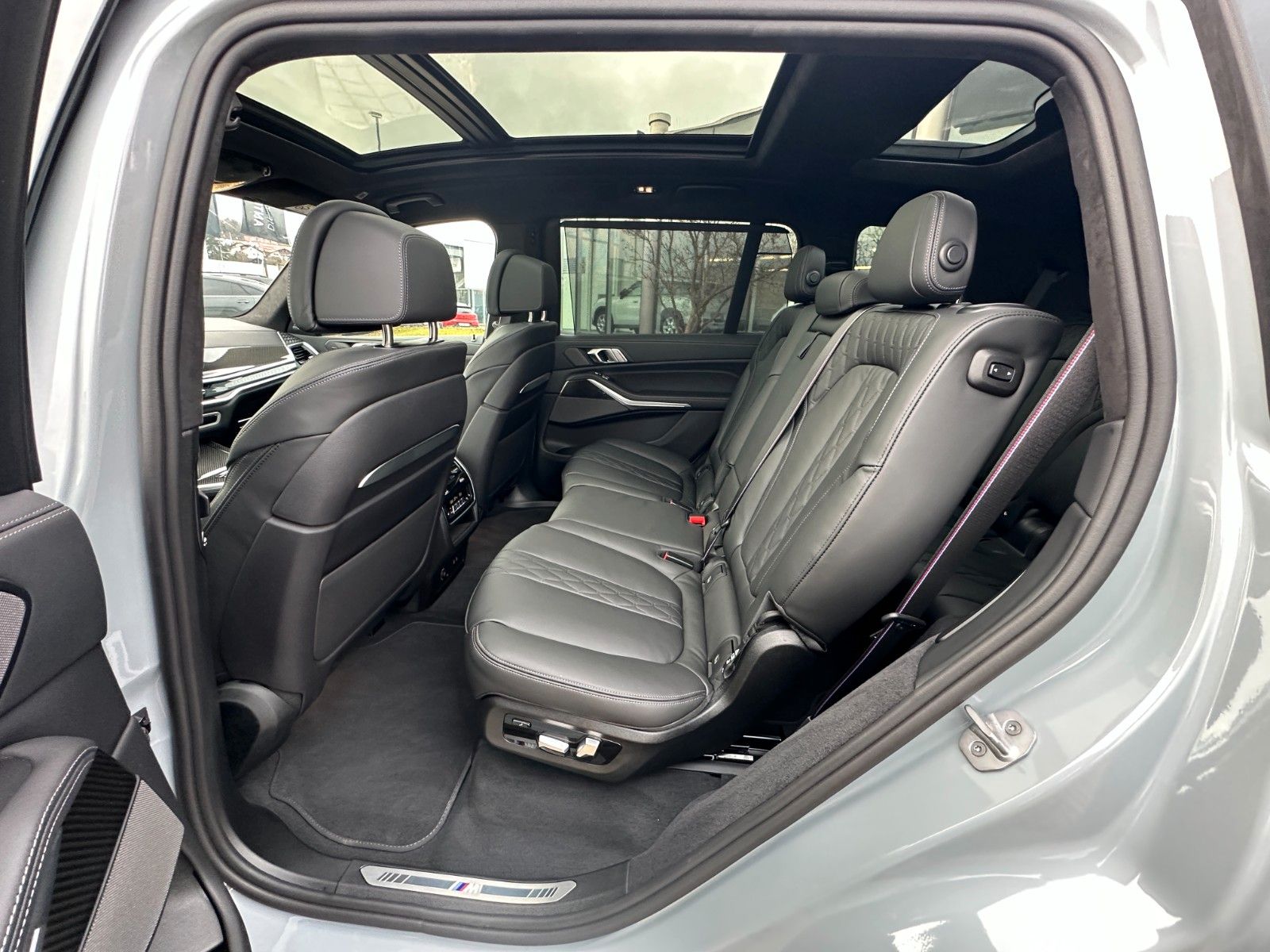 Fahrzeugabbildung BMW X7 xDrive 40d MSport ACC,HUD,SKYL,HARMAN,LUFT...