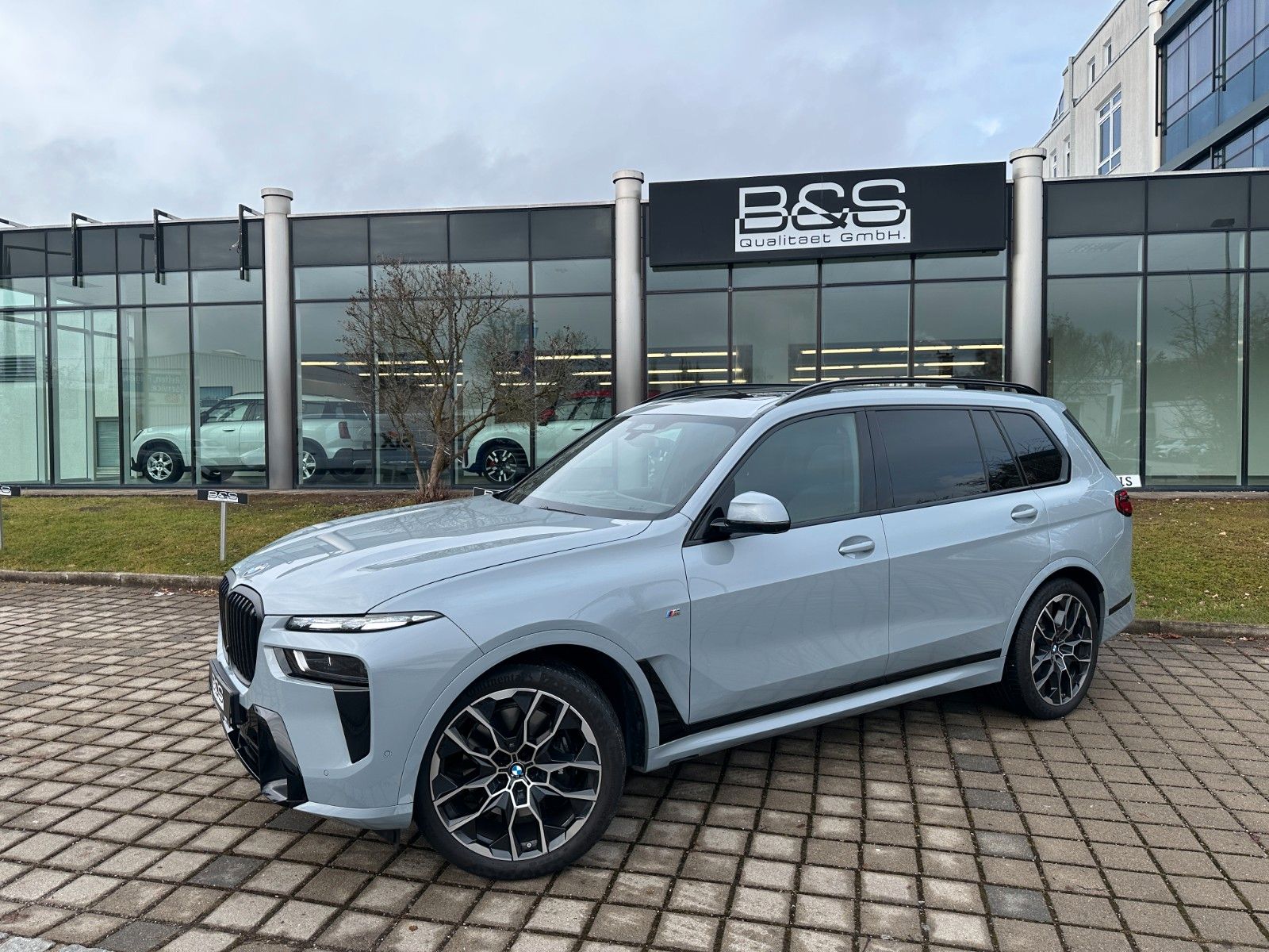 Fahrzeugabbildung BMW X7 xDrive 40d MSport ACC,HUD,SKYL,HARMAN,LUFT...