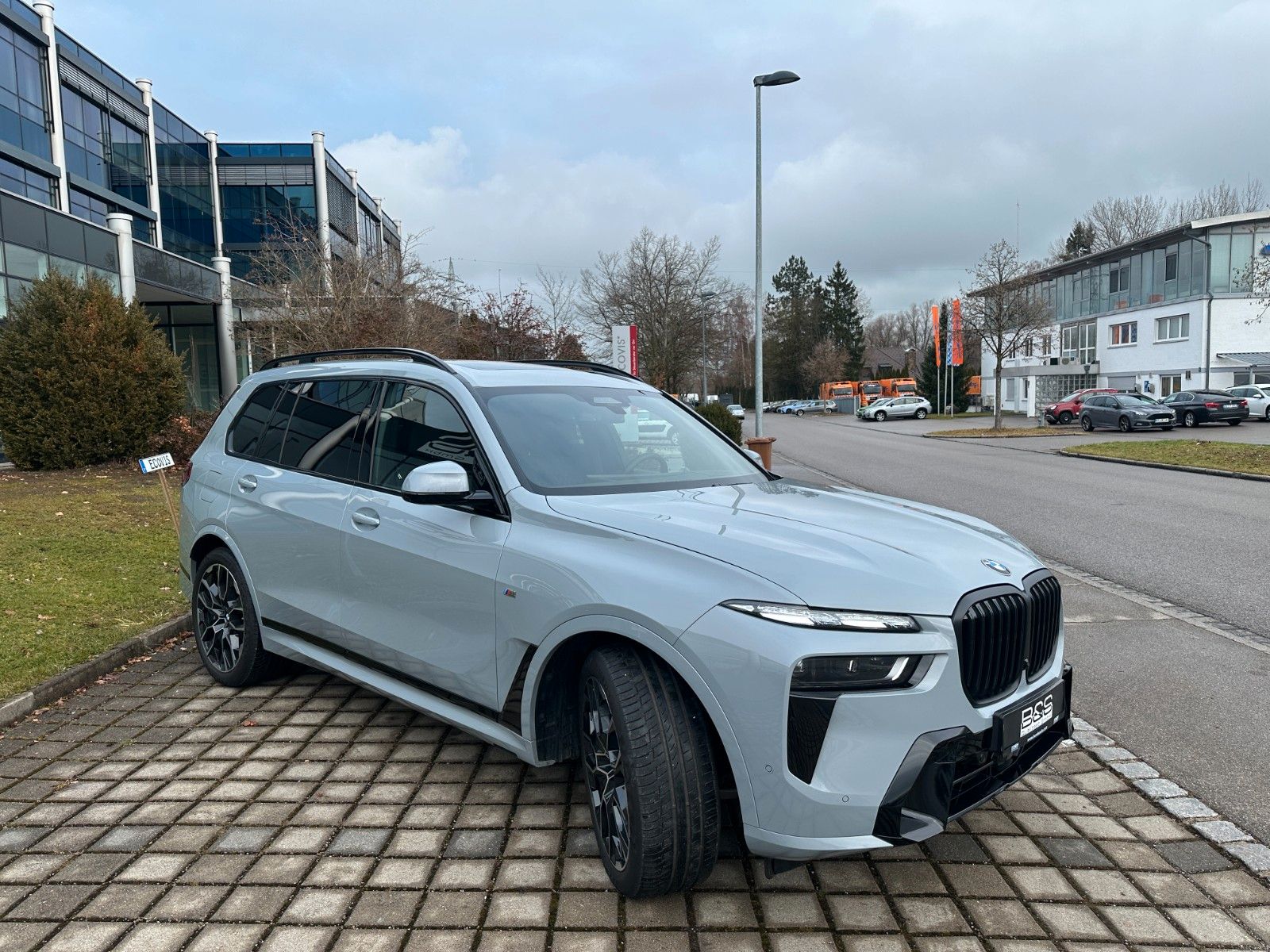 Fahrzeugabbildung BMW X7 xDrive 40d MSport ACC,HUD,SKYL,HARMAN,LUFT...