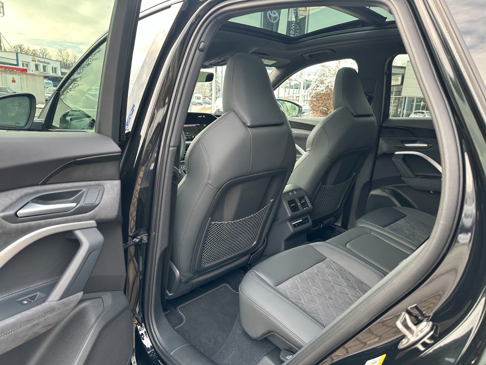 Fahrzeugabbildung Audi Q5 Sportback 2.0TDI quattro S-Line ACC,PANO