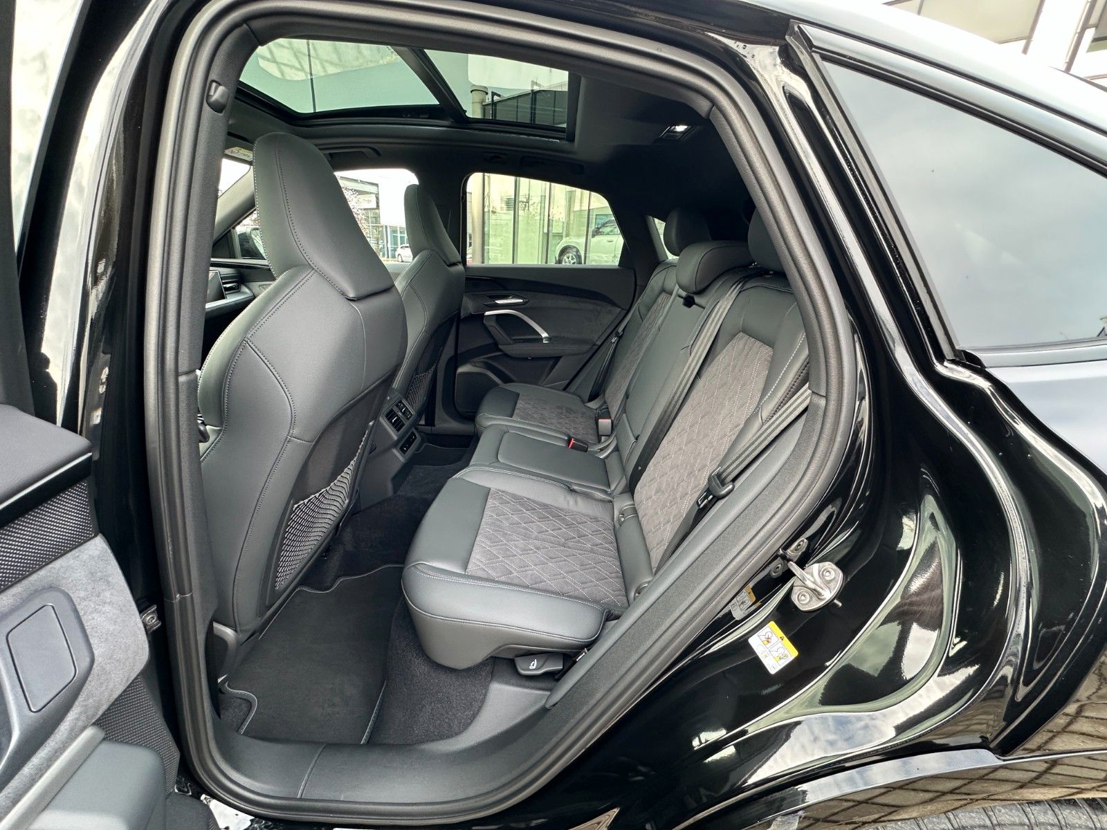 Fahrzeugabbildung Audi Q5 Sportback 2.0TDI quattro S-Line ACC,PANO