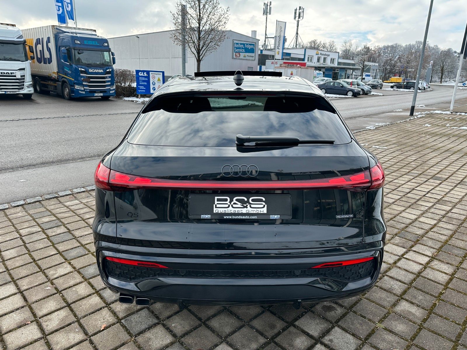 Fahrzeugabbildung Audi Q5 Sportback 2.0TDI quattro S-Line ACC,PANO