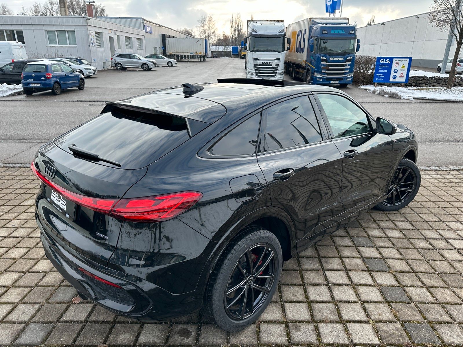 Fahrzeugabbildung Audi Q5 Sportback 2.0TDI quattro S-Line ACC,PANO