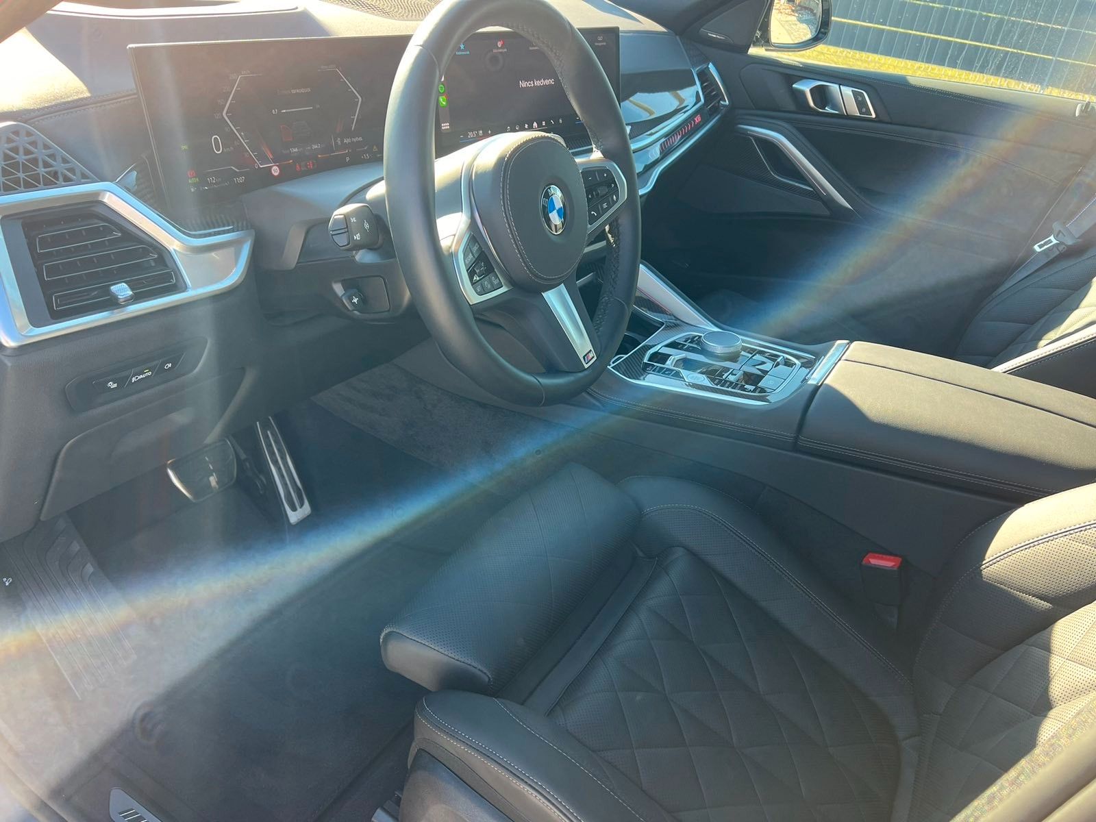 Fahrzeugabbildung BMW X6 30d xDrive MSport ACC,HUD,PANO,HARMAN,LUFT